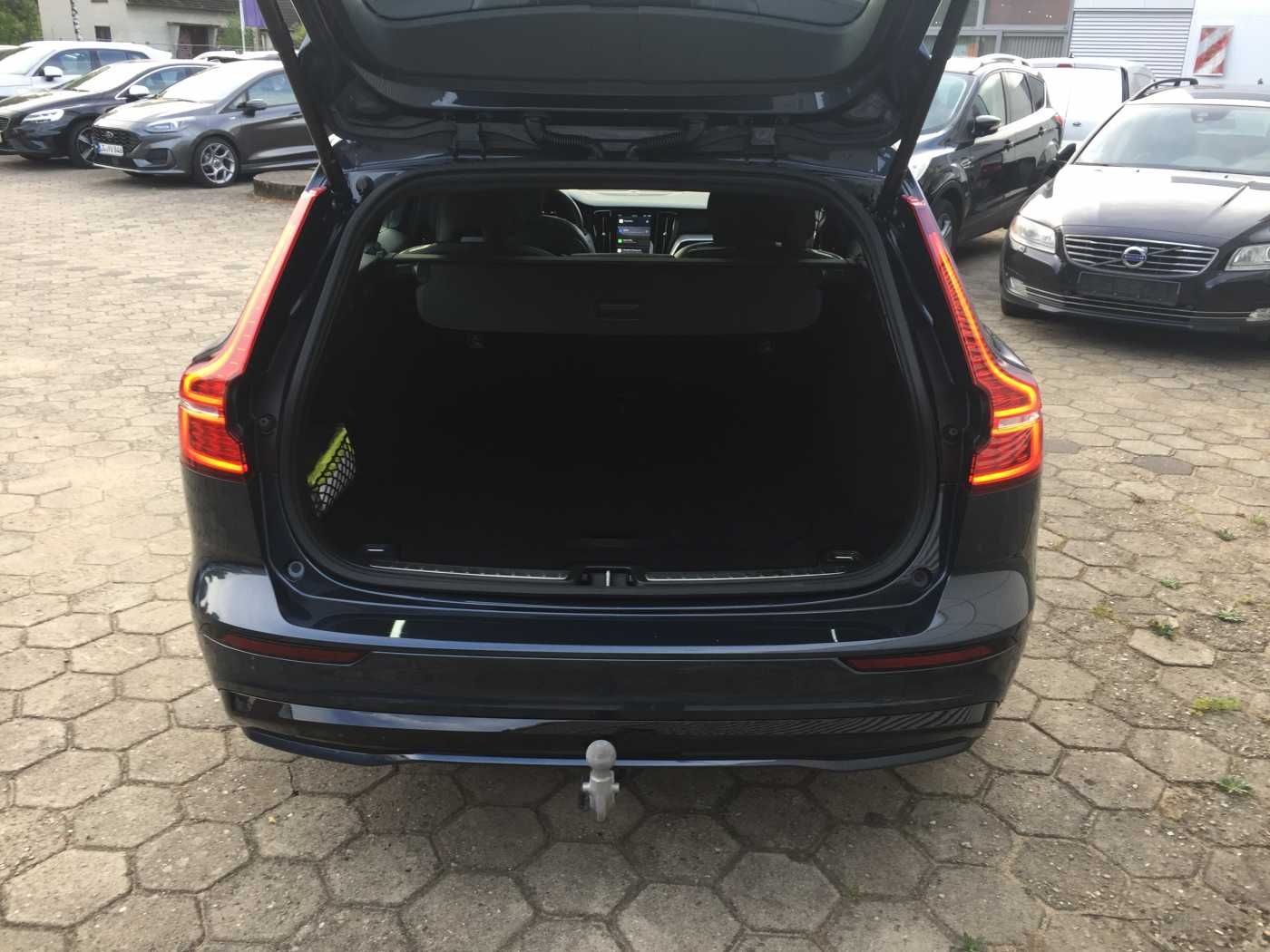 Volvo V60 V 60 T8 Ultra Dark Recharge Plug-In Hybrid A