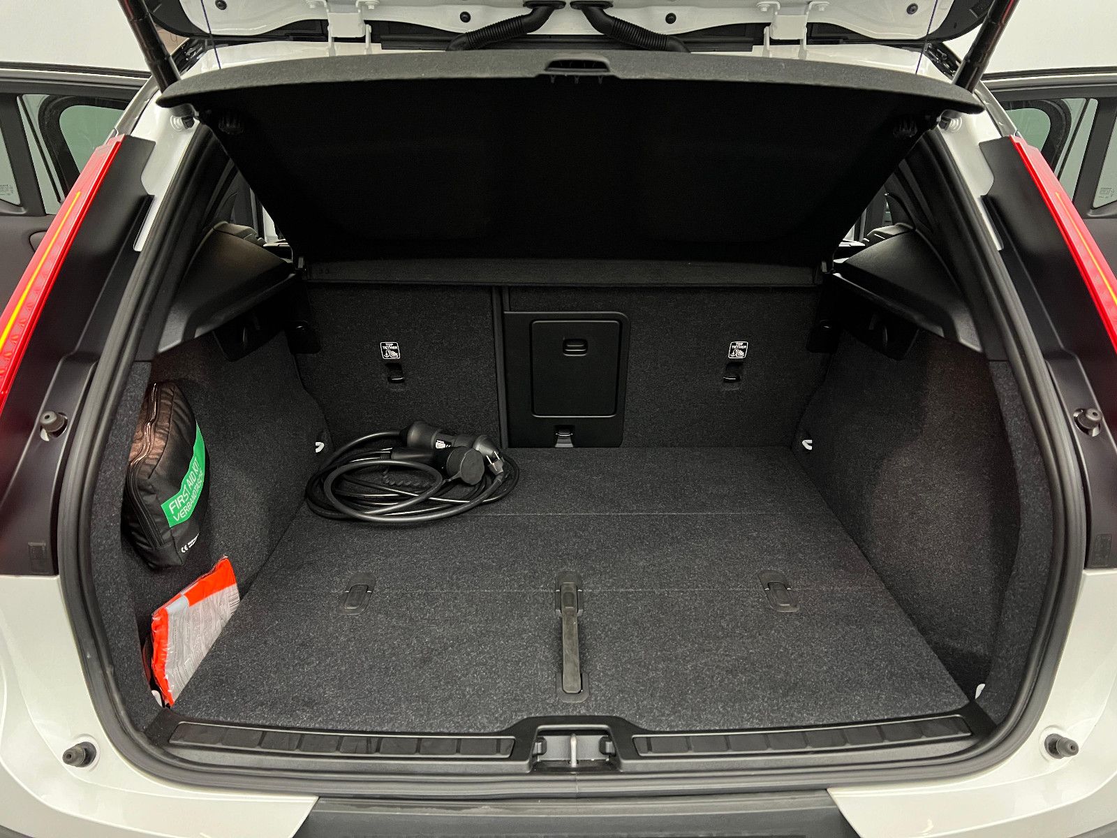 Volvo XC 40 Recharge Pro 360*PANO*MEMO*H&K*INTI-LIGHT