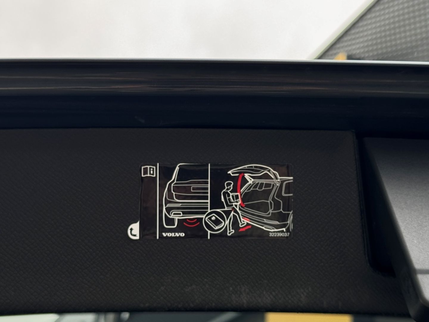Volvo XC90 R Design Edition Recharge AWD - Samsaru's Car Outlet