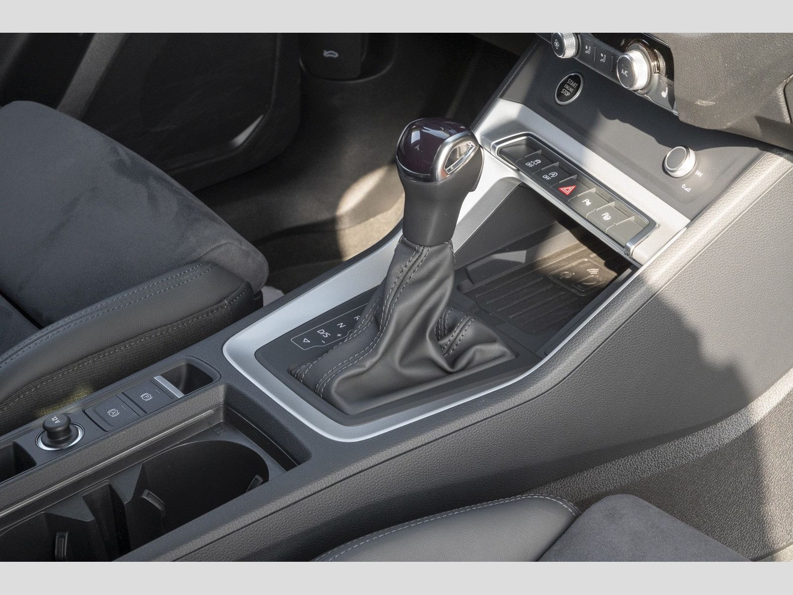 Audi Q3 advanced 40 TFSI quattro S tronic - Samsaru's Car Outlet