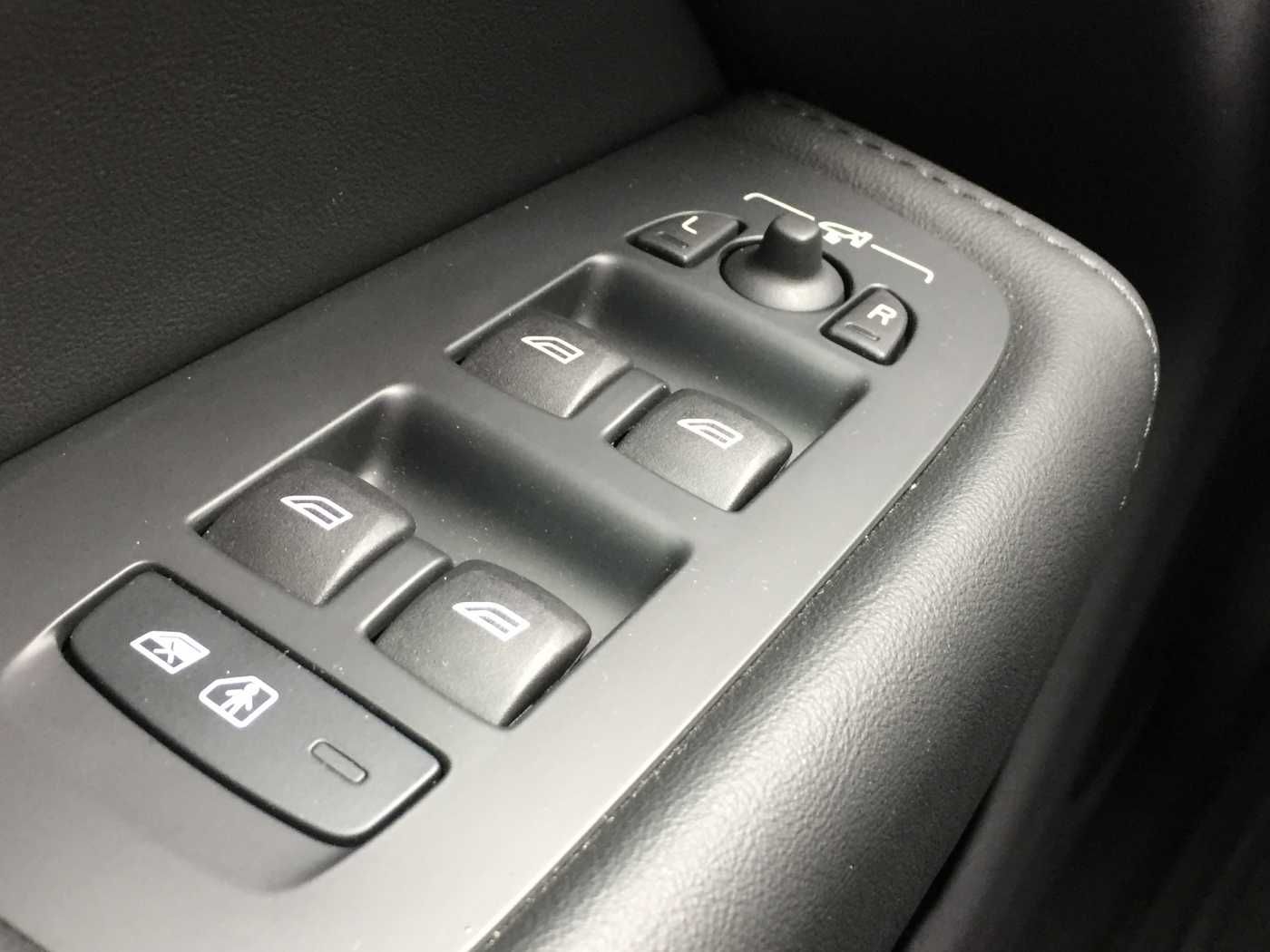 Volvo XC60 XC 60 T6 Plus Bright Recharge Plug-In Hybri