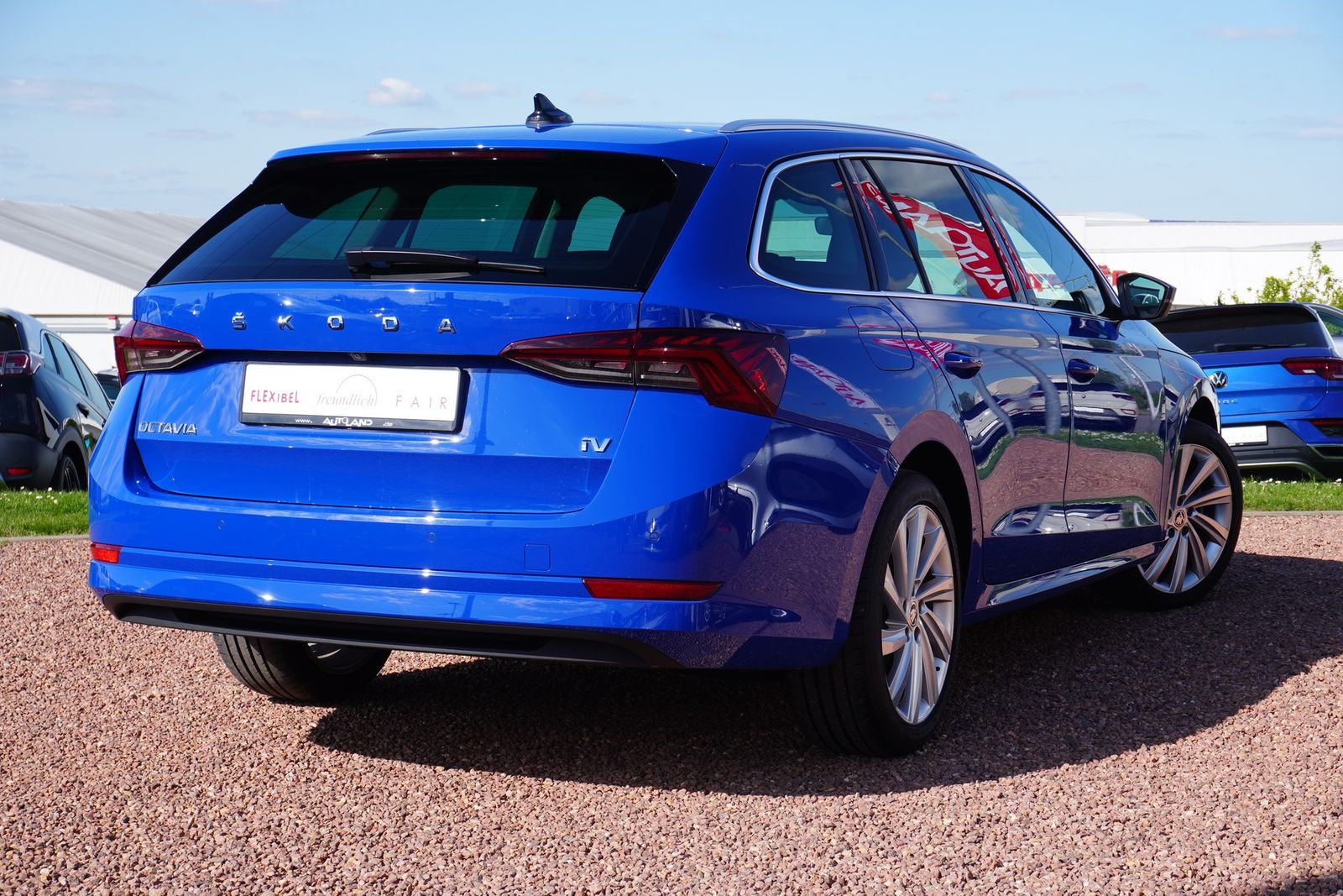 Skoda Octavia Combi 1.4 TSI iV Style - Samsaru's Car Outlet