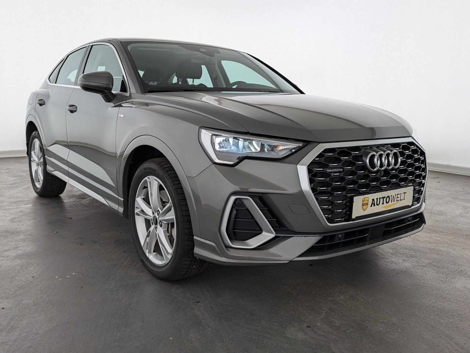 Audi Q3 Sportback 40 2.0 TFSI quattro S line - Samsaru's Car Outlet