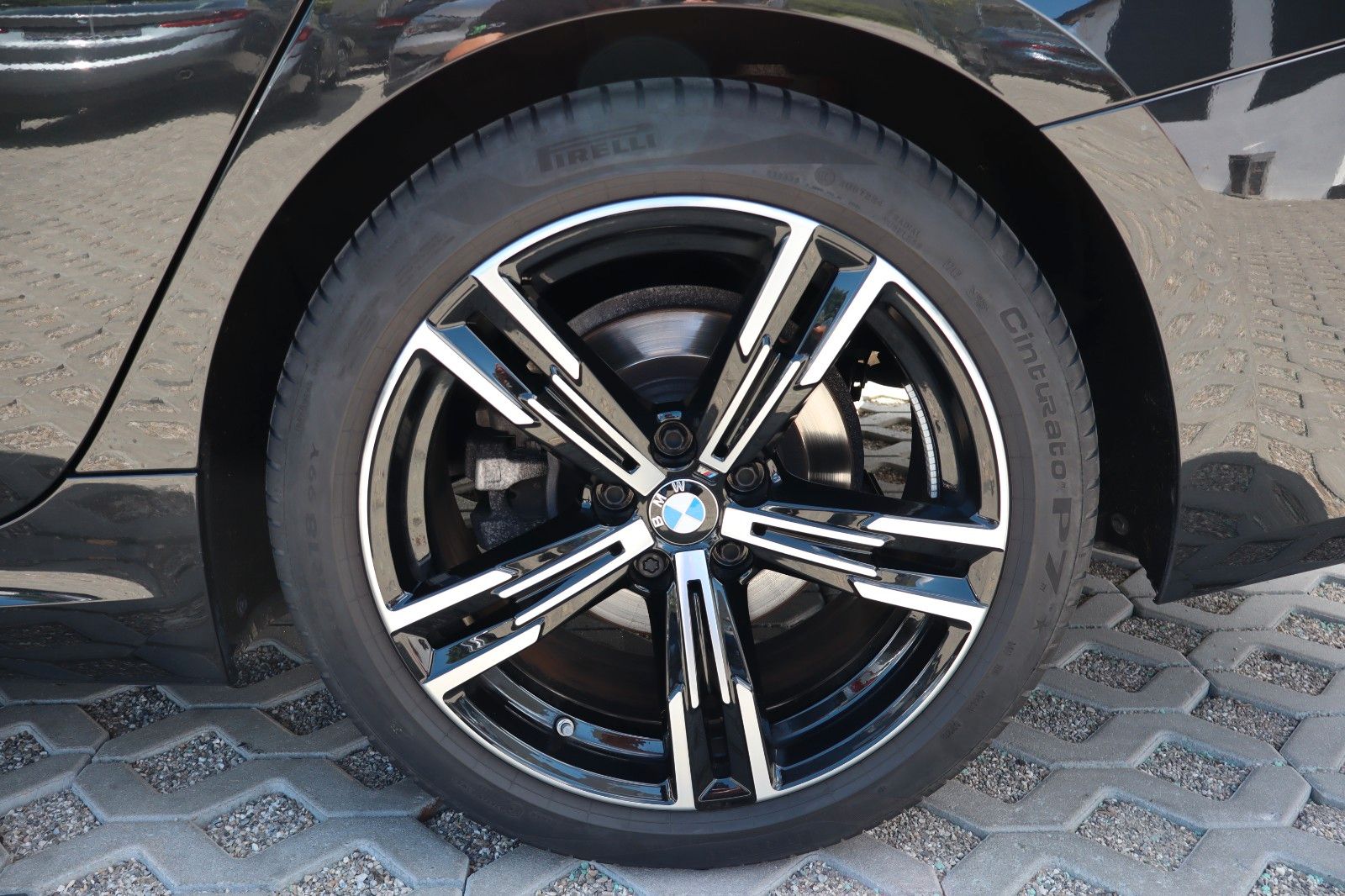BMW 3 Lim. 320 d xDrive M Sport - Samsaru's Car Outlet