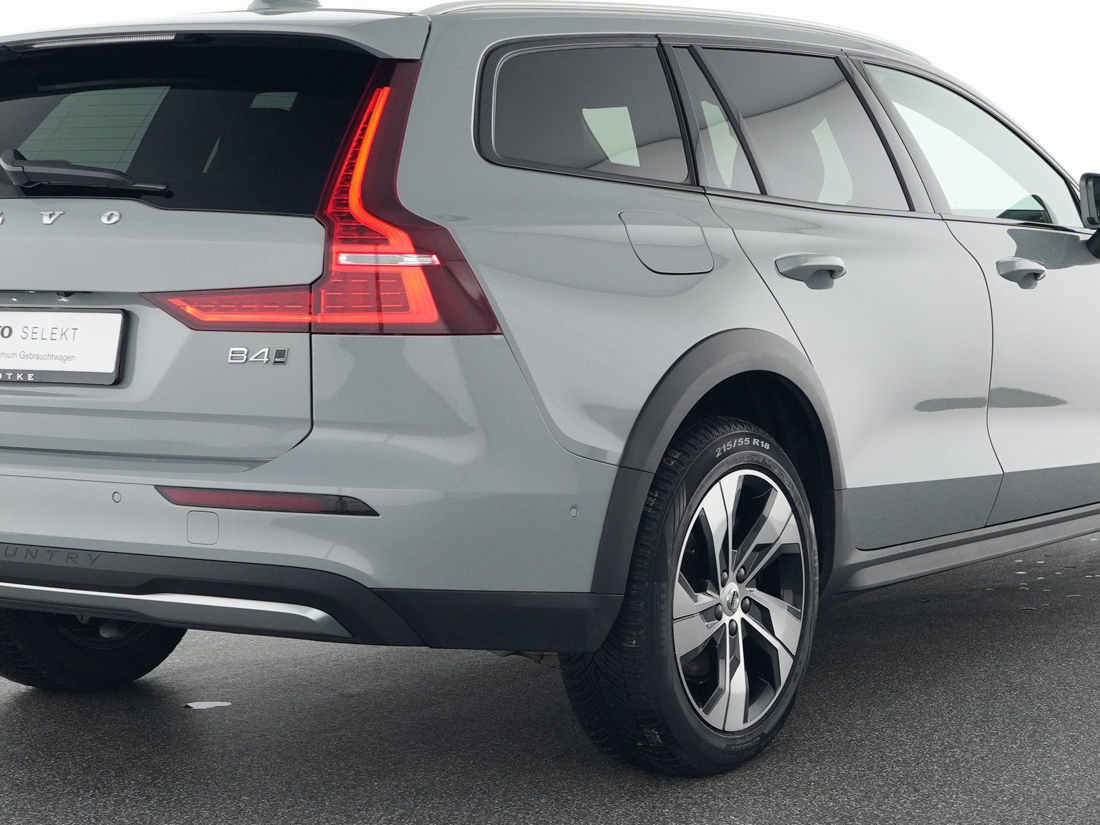 Volvo V60 CC B4 AWD Ultimate SONDERFINANZIERUNG 1,99%