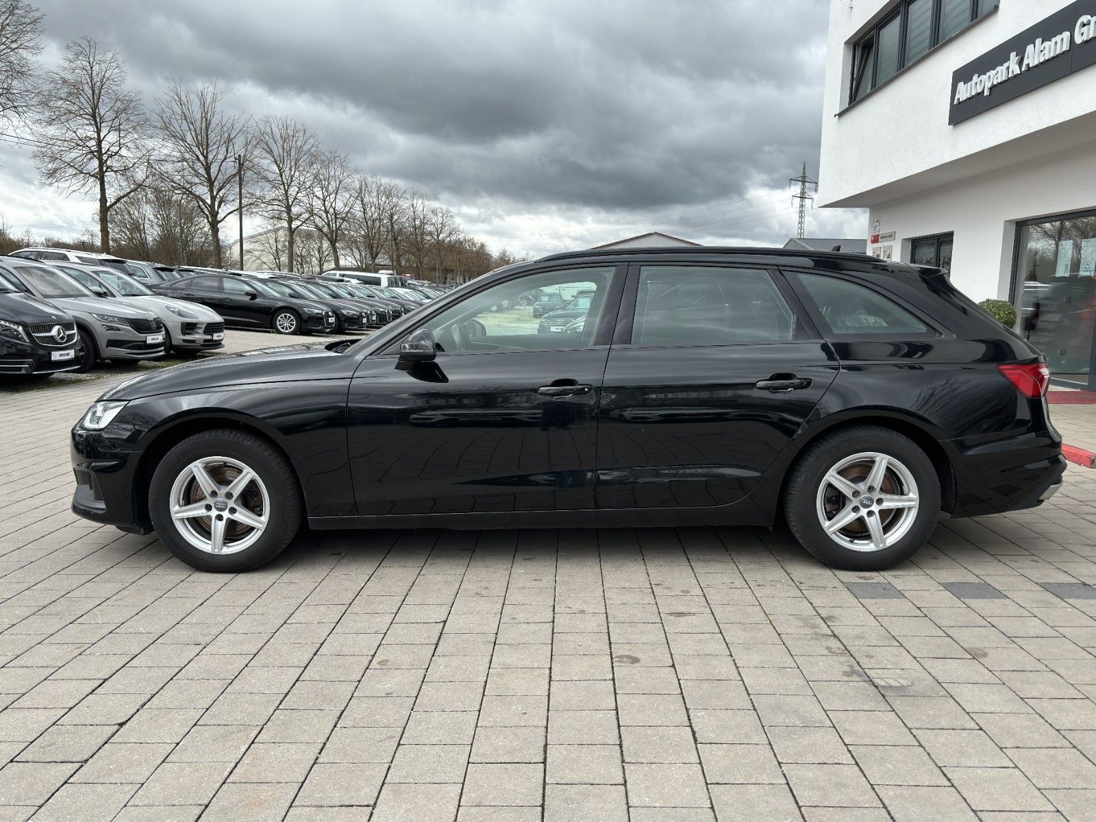 Audi A4 Avant 35 TDI S-Tronic - Samsaru's Car Outlet