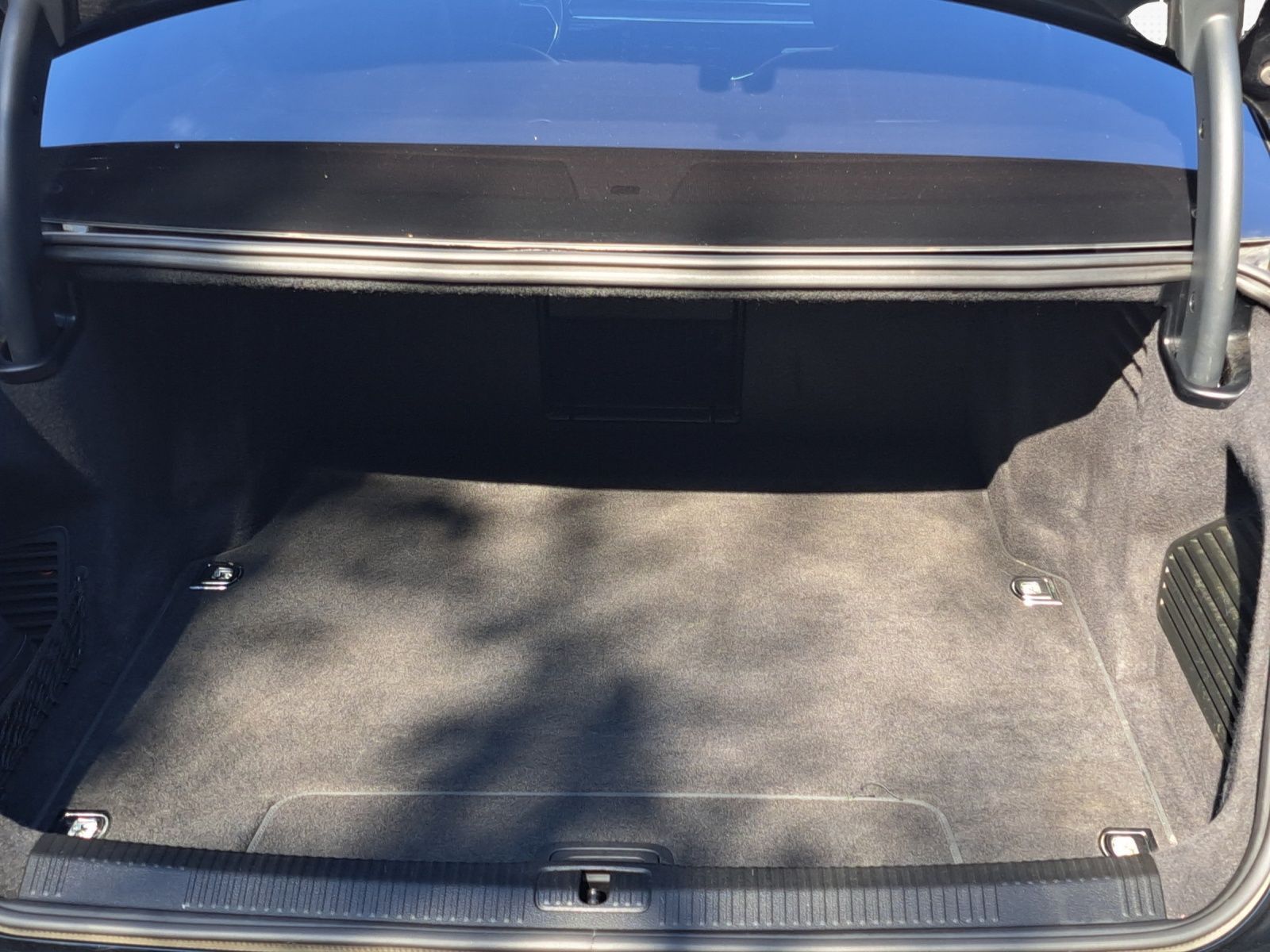 Audi A8 60 TFSIe - Samsaru's Car Outlet