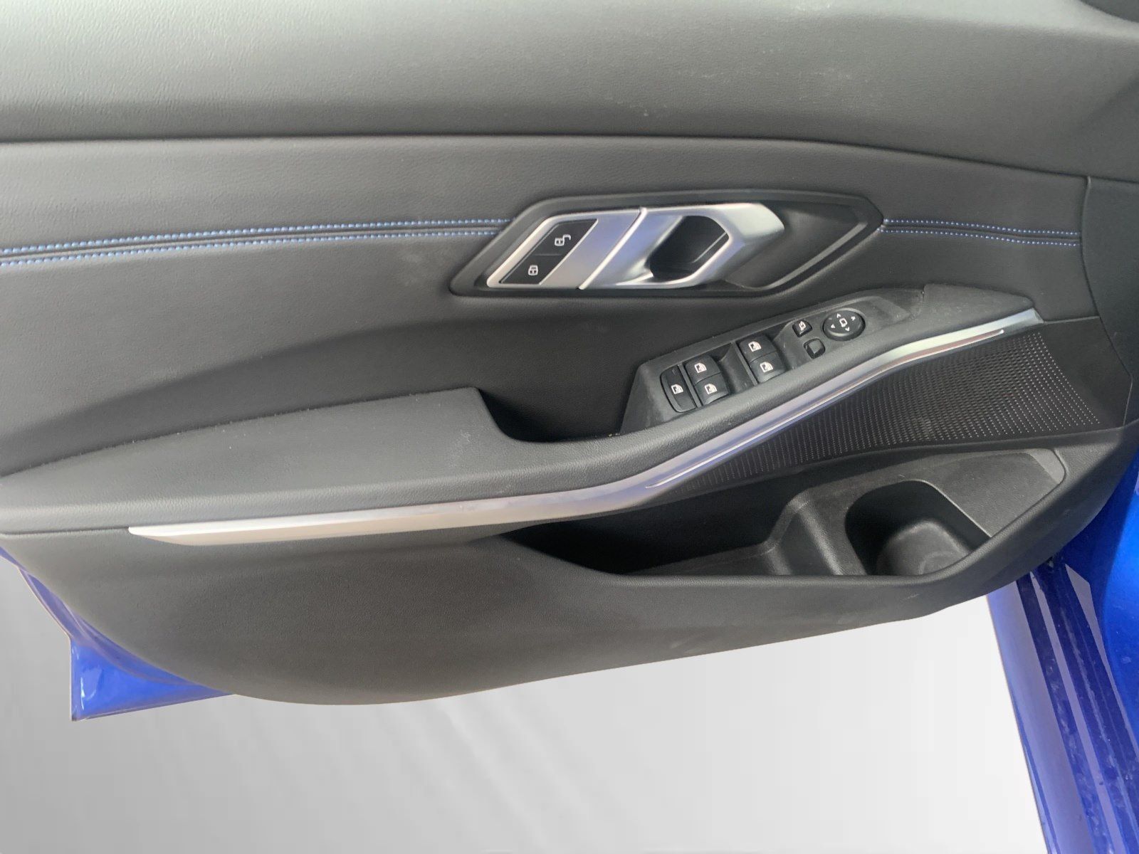 BMW 320i M Sport - Samsaru's Car Outlet