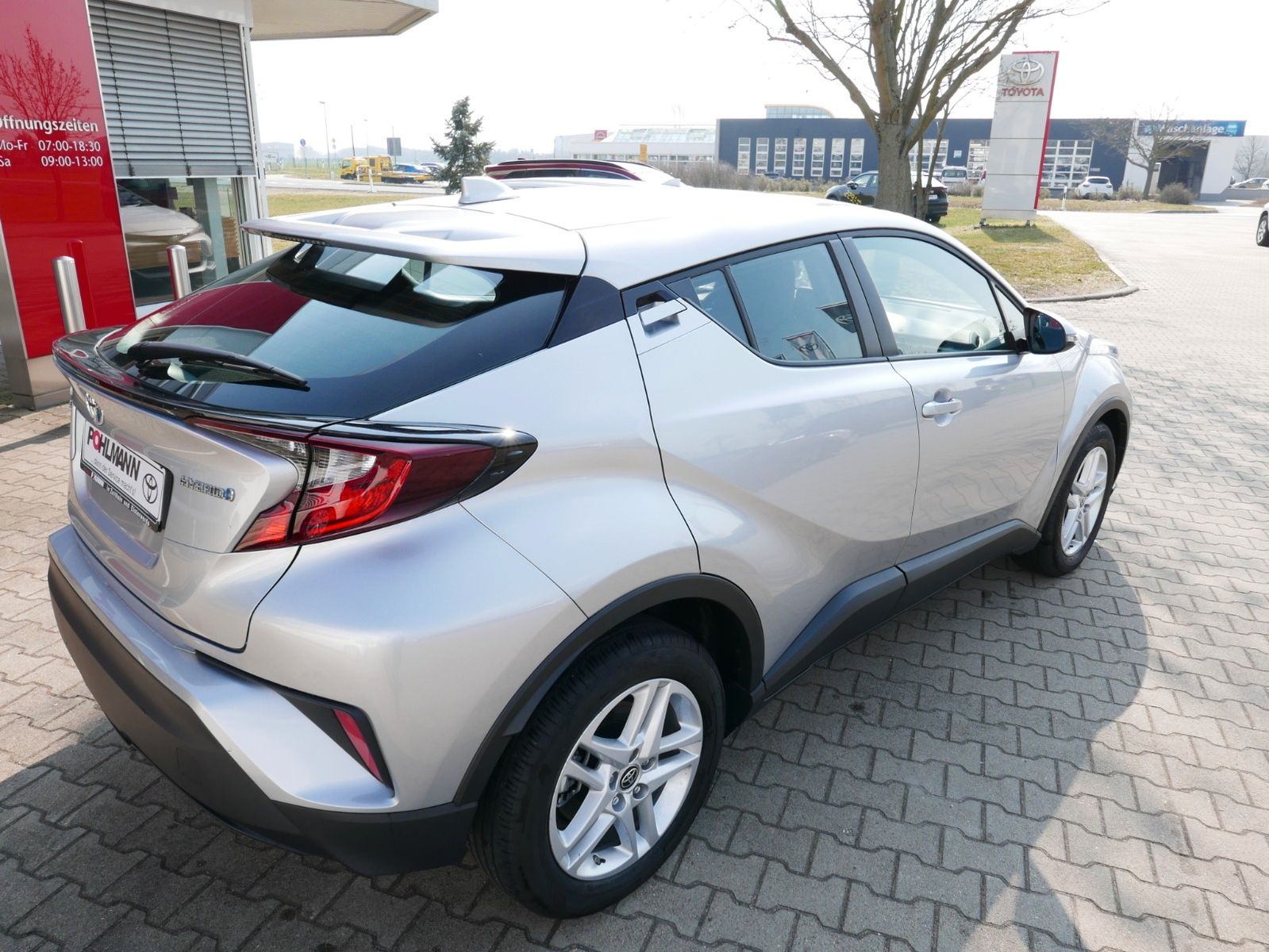 Toyota C-HR Hybrid Flow - Samsaru's Car Outlet