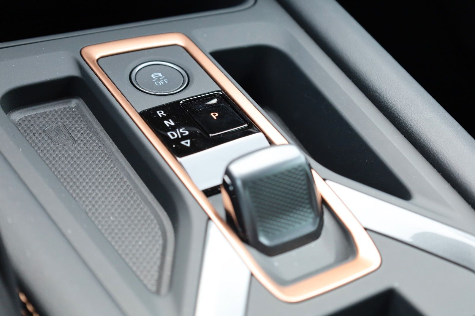Cupra Formentor 1.5 eTSI - Samsaru's Car Outlet