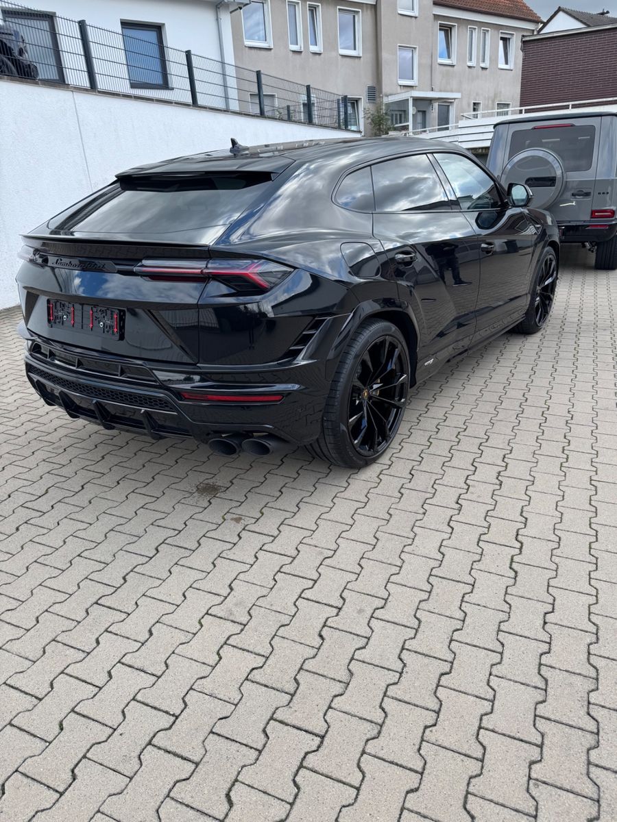 Lamborghini Urus S Facelift - Samsaru's Car Outlet
