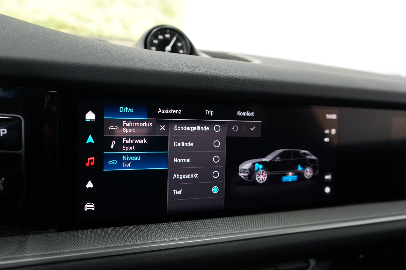 Porsche Cayenne Coupe E-Hybrid/P-DiSPLAY/BOSE/ACC/ACC/18