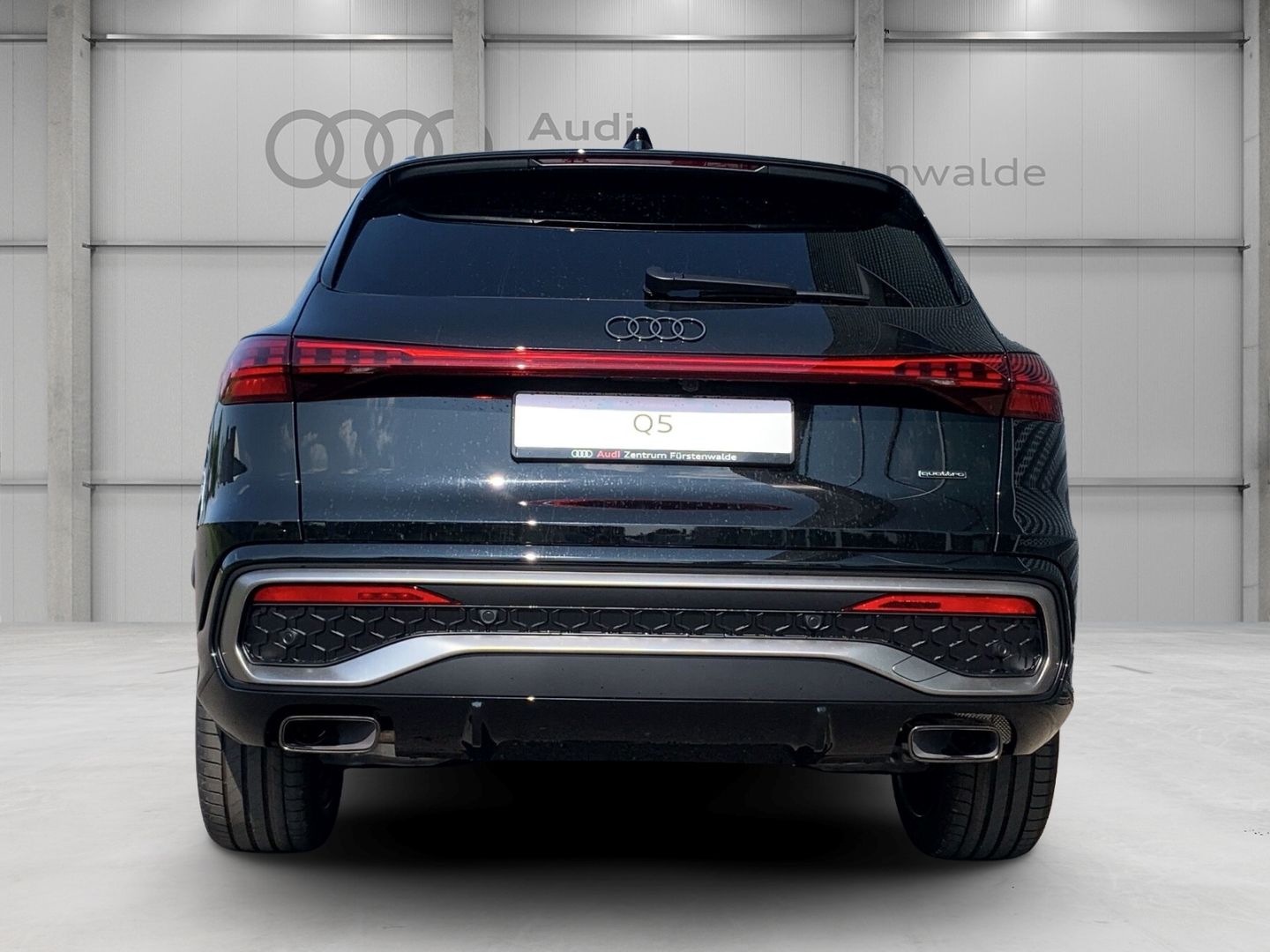 Audi Q5 TFSI quattro Stronic+edition one - Samsaru's Car Outlet