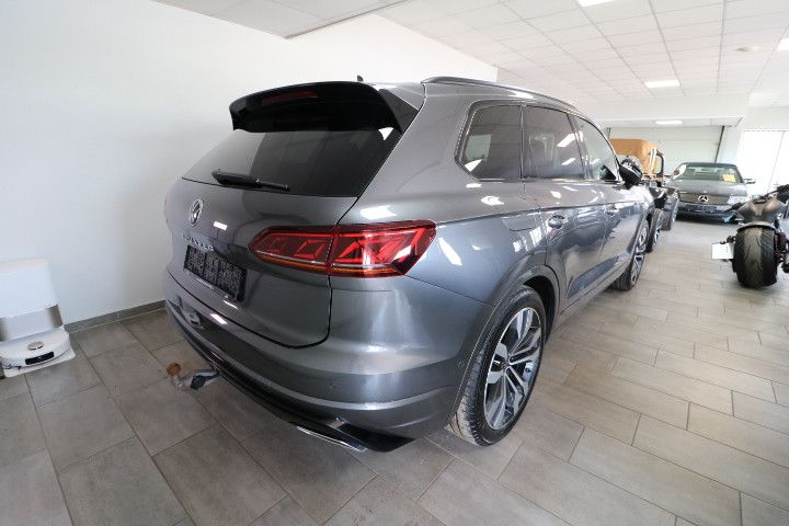 Volkswagen Touareg 3.0 TDI R-Line Black Style Matrix DYNAUD