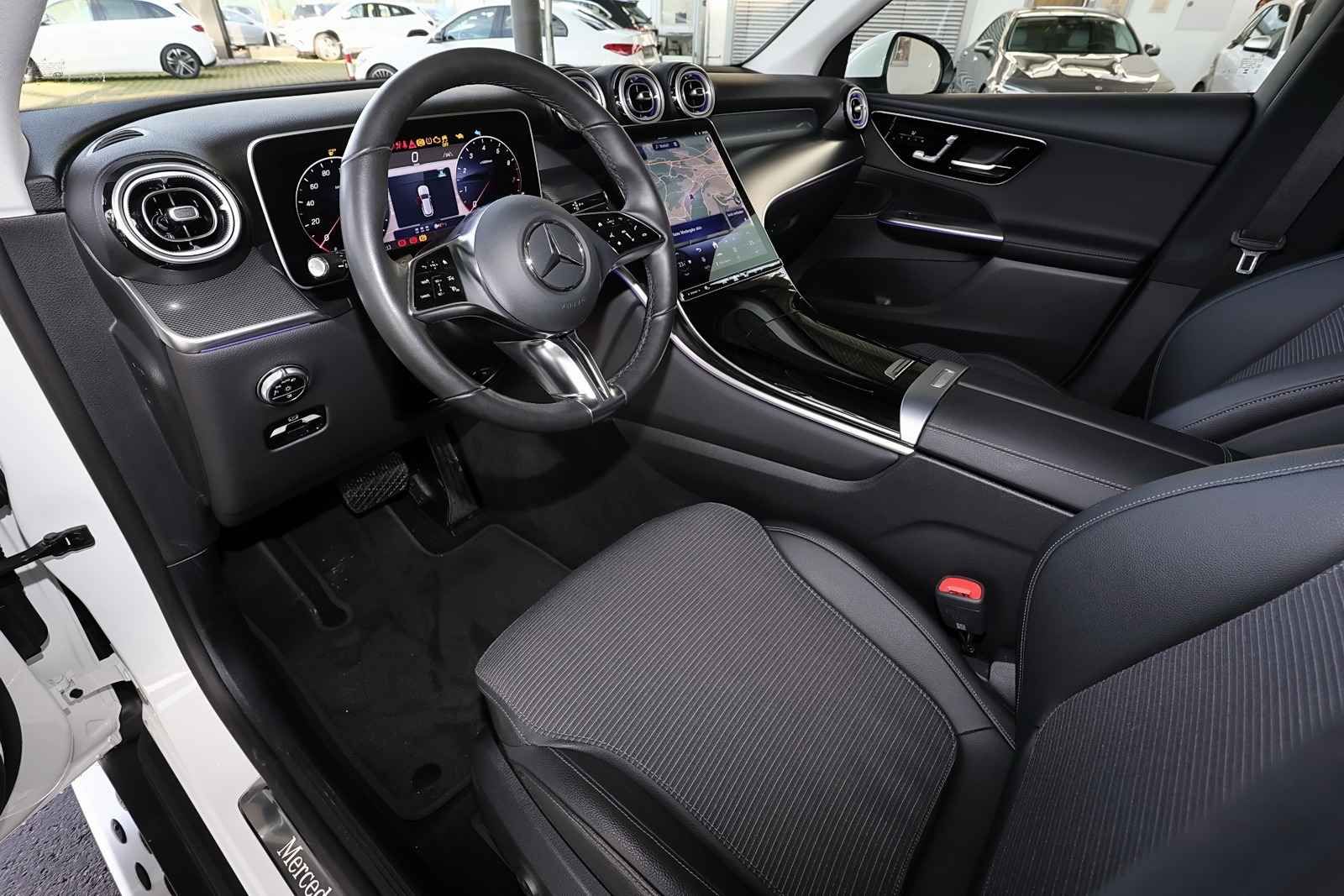 Mercedes-Benz GLC 200 4M PANO+AHK+360°+MEMORY+DISTRONIC+TOTWIN