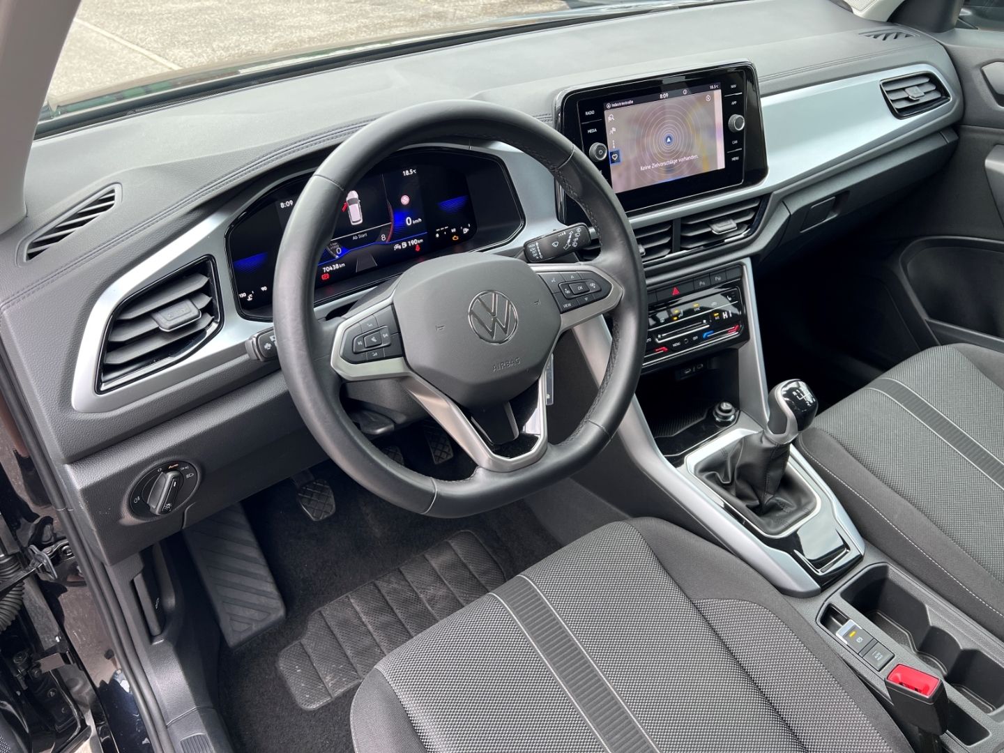 Volkswagen T-Roc 1.0TSI Life - Samsaru's Car Outlet