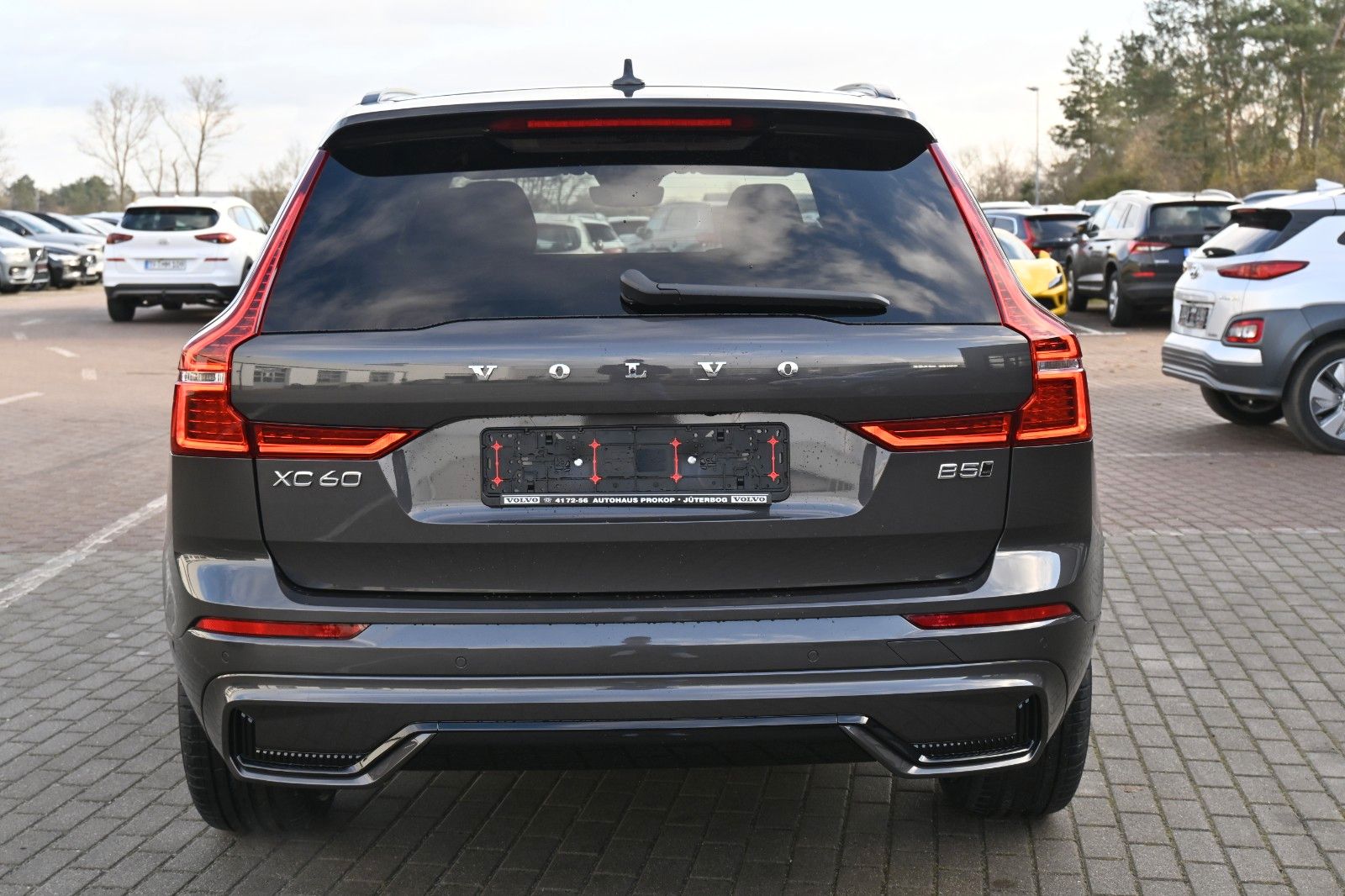 Volvo XC60 B5 AWD Plus Dark*H&K*FSHZG*360°*ACC