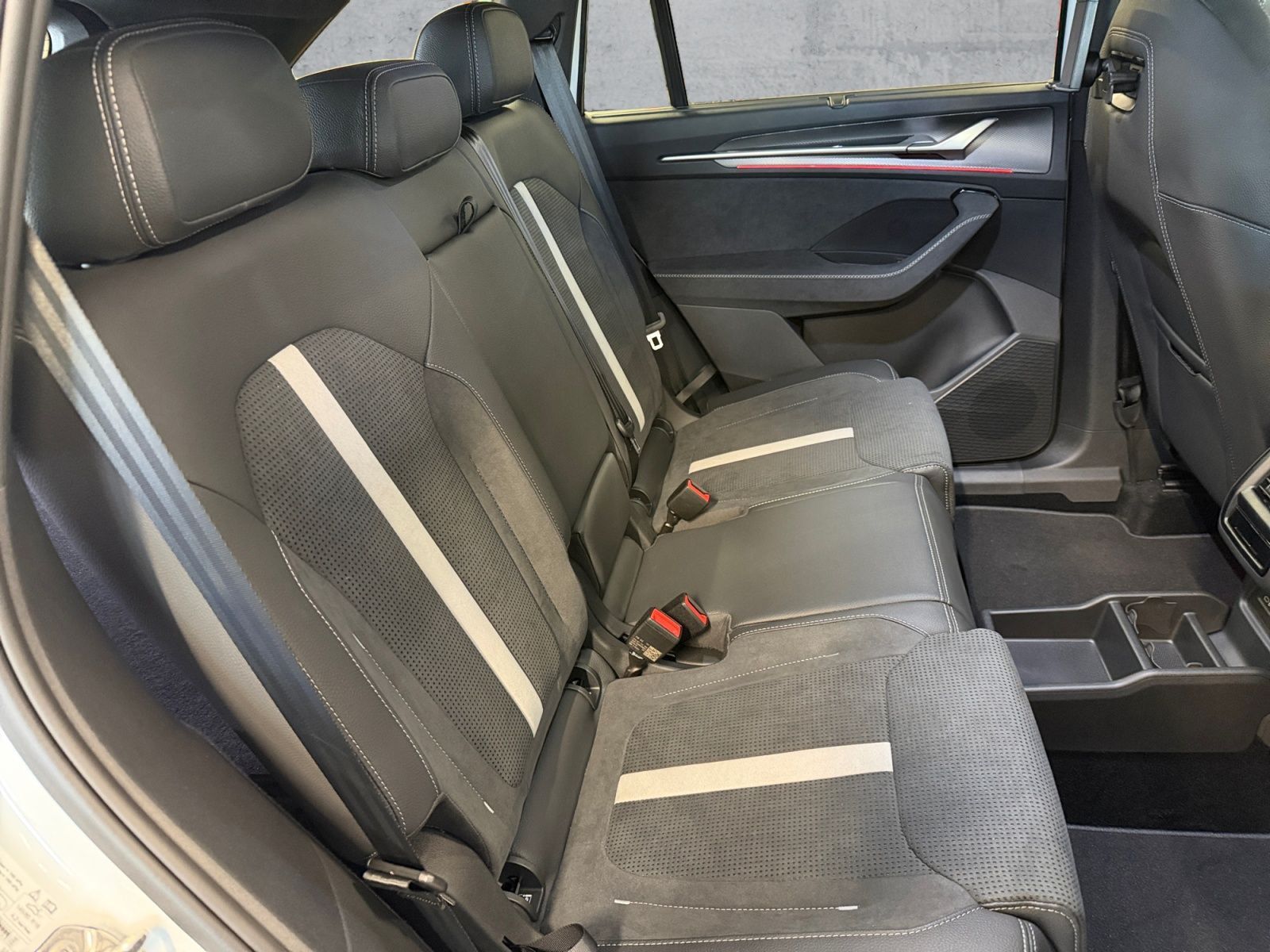 Skoda Kodiaq 1,5 TSI iV SportLine 360° AHK DCC PDC RFK