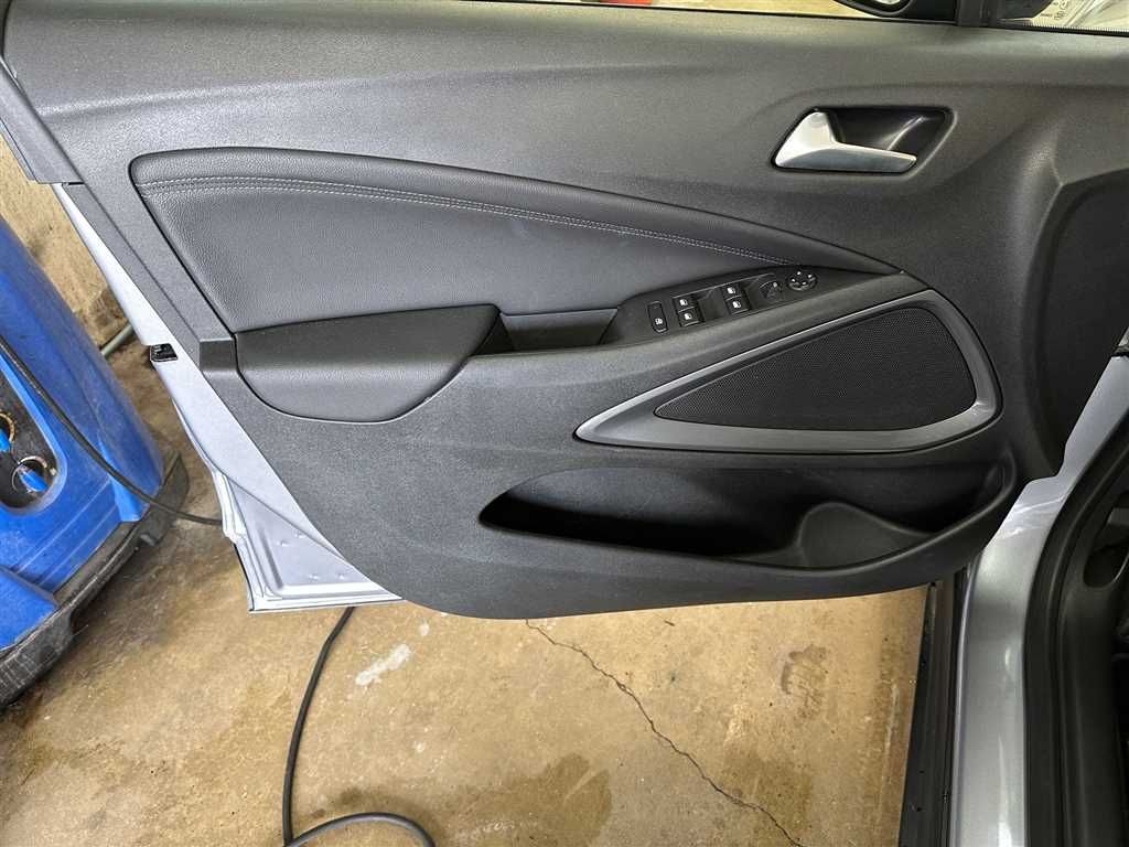Opel Crossland X Elegance - Samsaru's Car Outlet