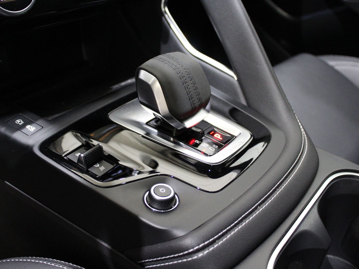 Jaguar E-Pace R-Dynamic SE AWD D200 Mild-Hybrid EU6d