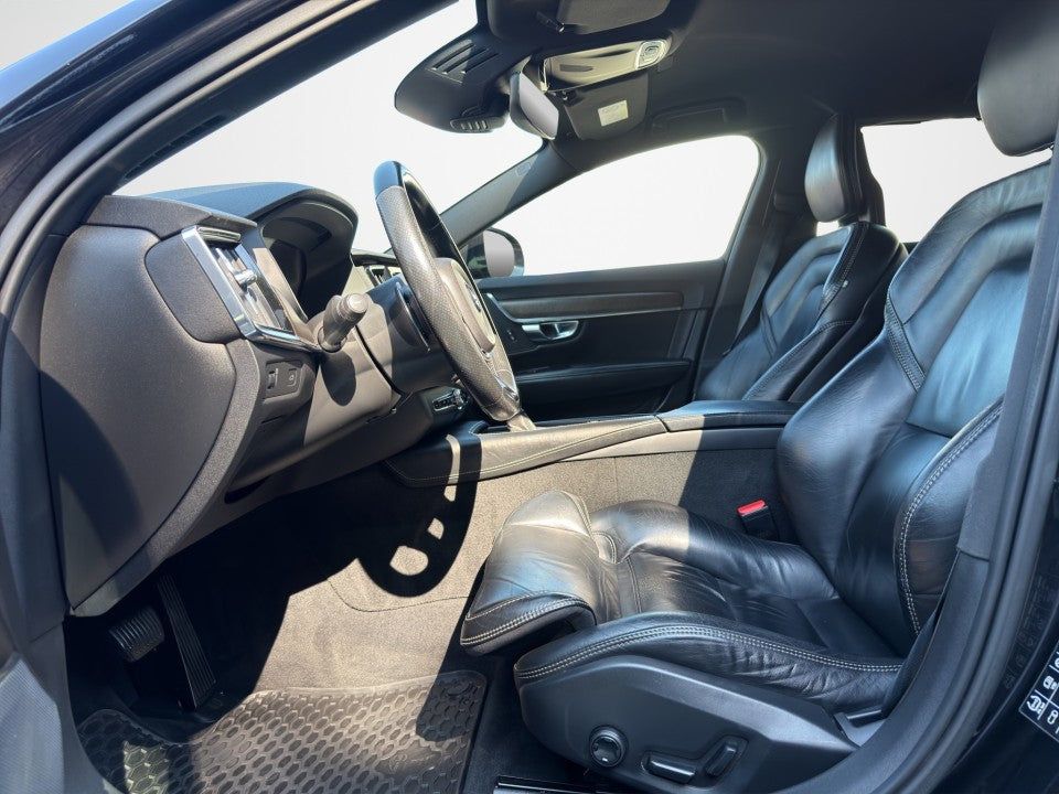 Volvo V90 Cross Country