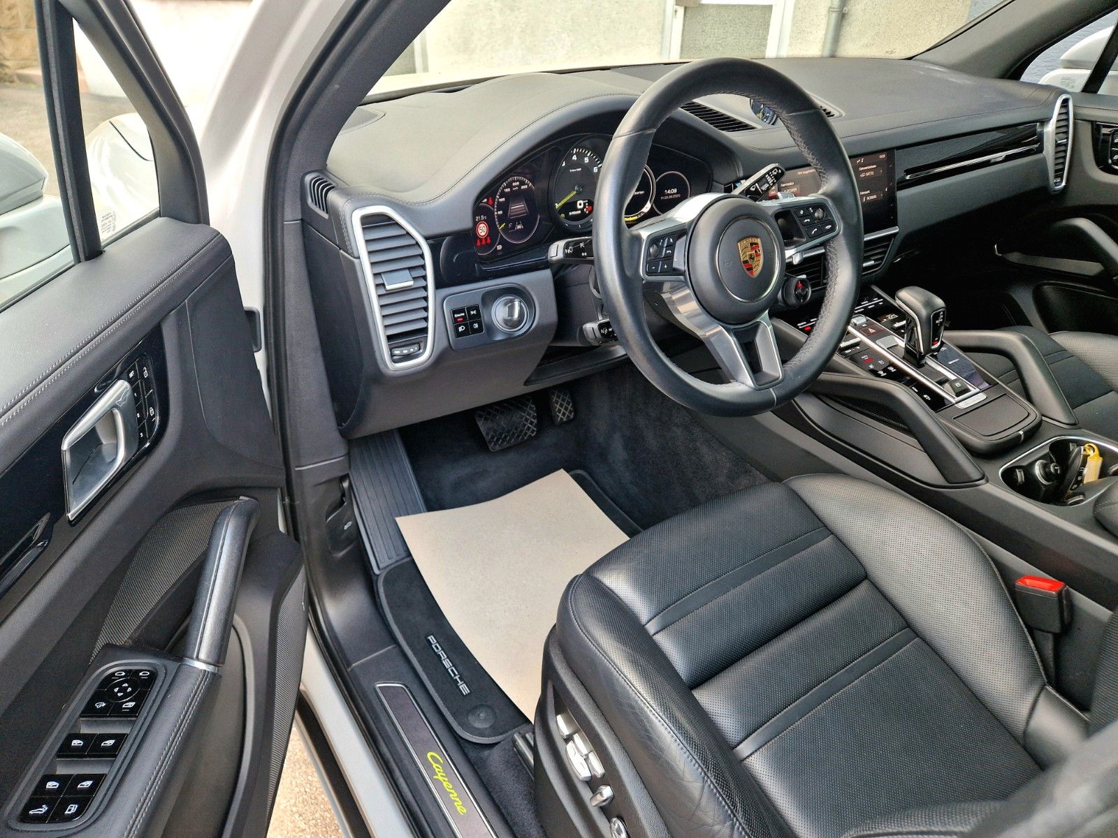 Porsche Cayenne E-Hybrid +SPORTABGAS+PANO+HUD+MEMORY+