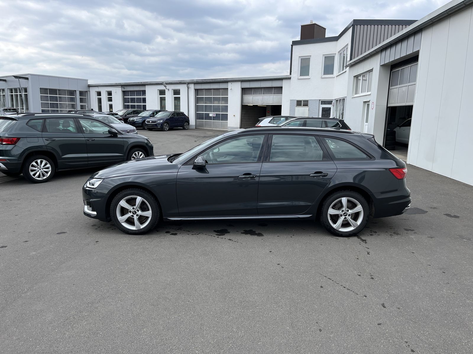 Audi A4 Avant 35 2.0 TDI S tronic advanced - Samsaru's Car Outlet