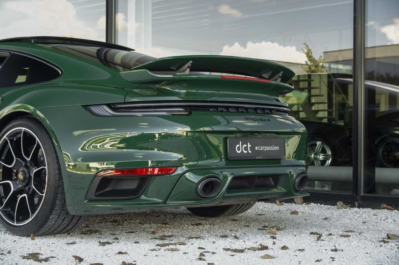 Porsche 992 TurboS Irishgreen Heritage SportDesign Lift