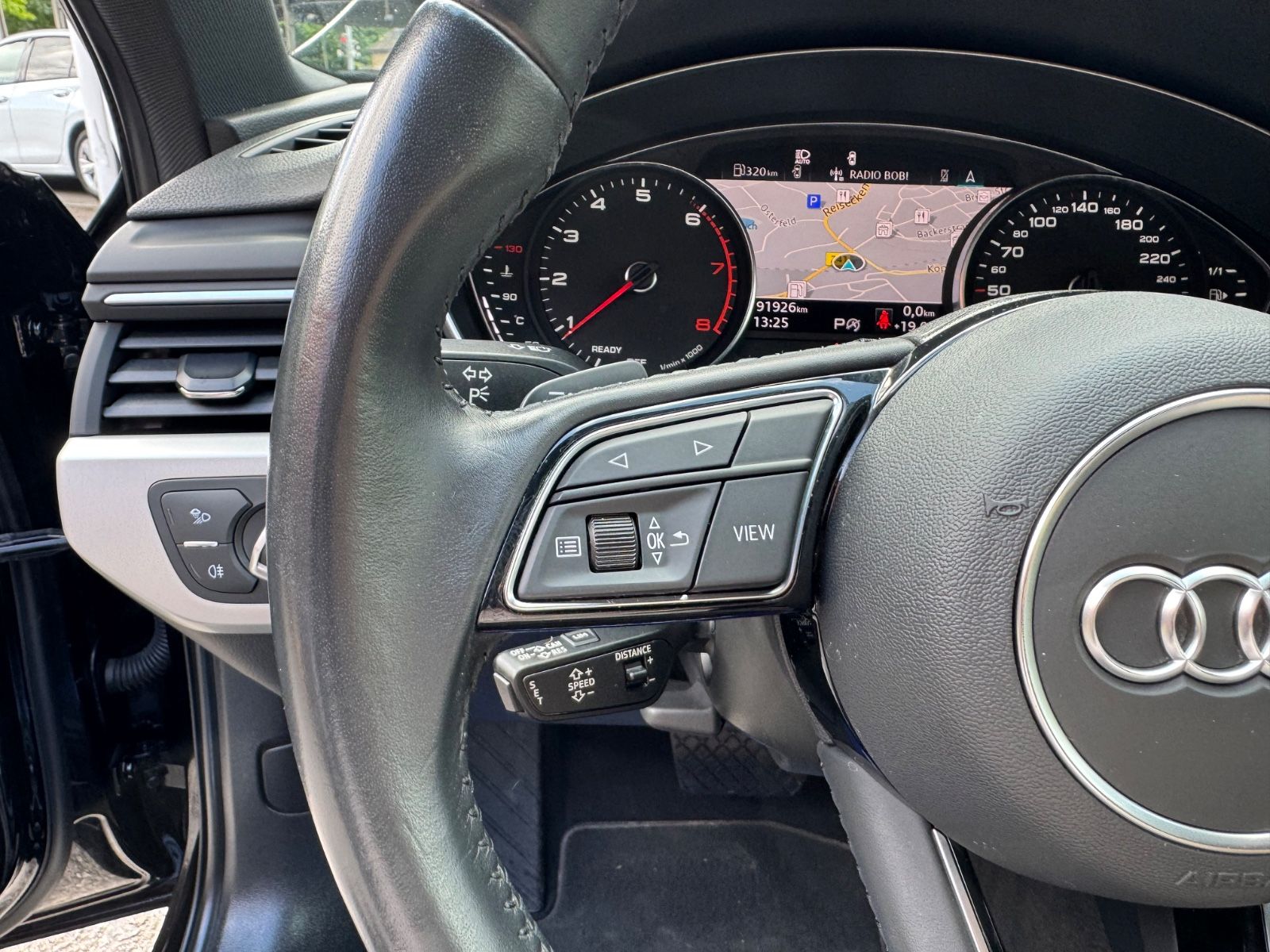 Audi A4 Avant 35 TFSI advanced - Samsaru's Car Outlet