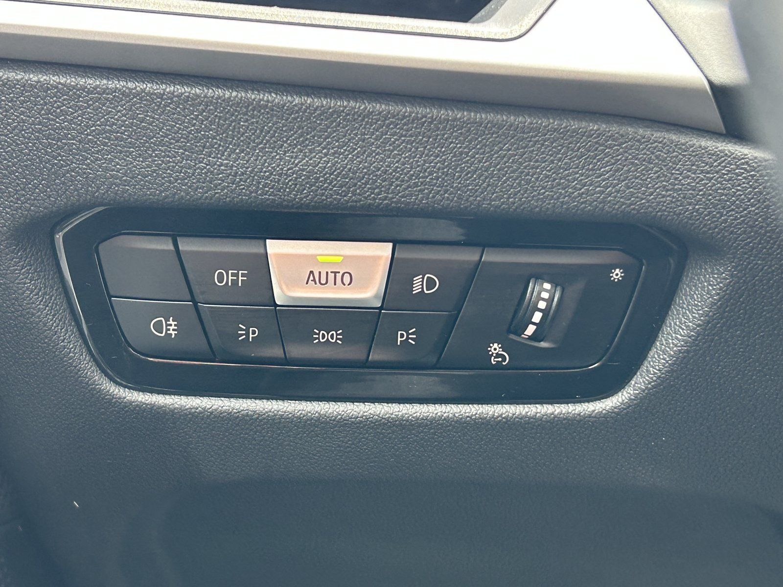 BMW 320 d Mild Hybrid xDrive - Samsaru's Car Outlet