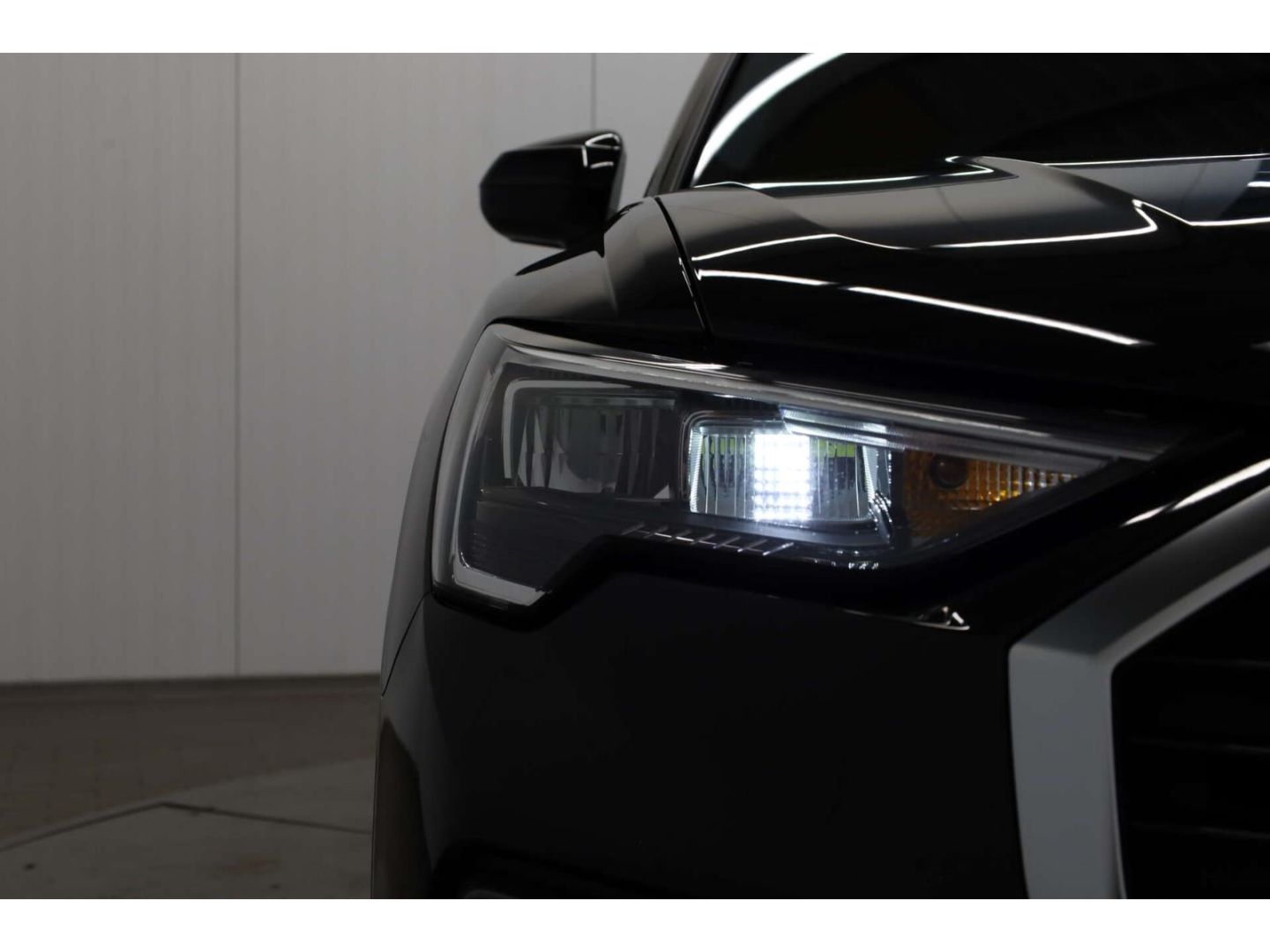 Audi Q3 35 TDI quattro S line S-Tronic - Samsaru's Car Outlet