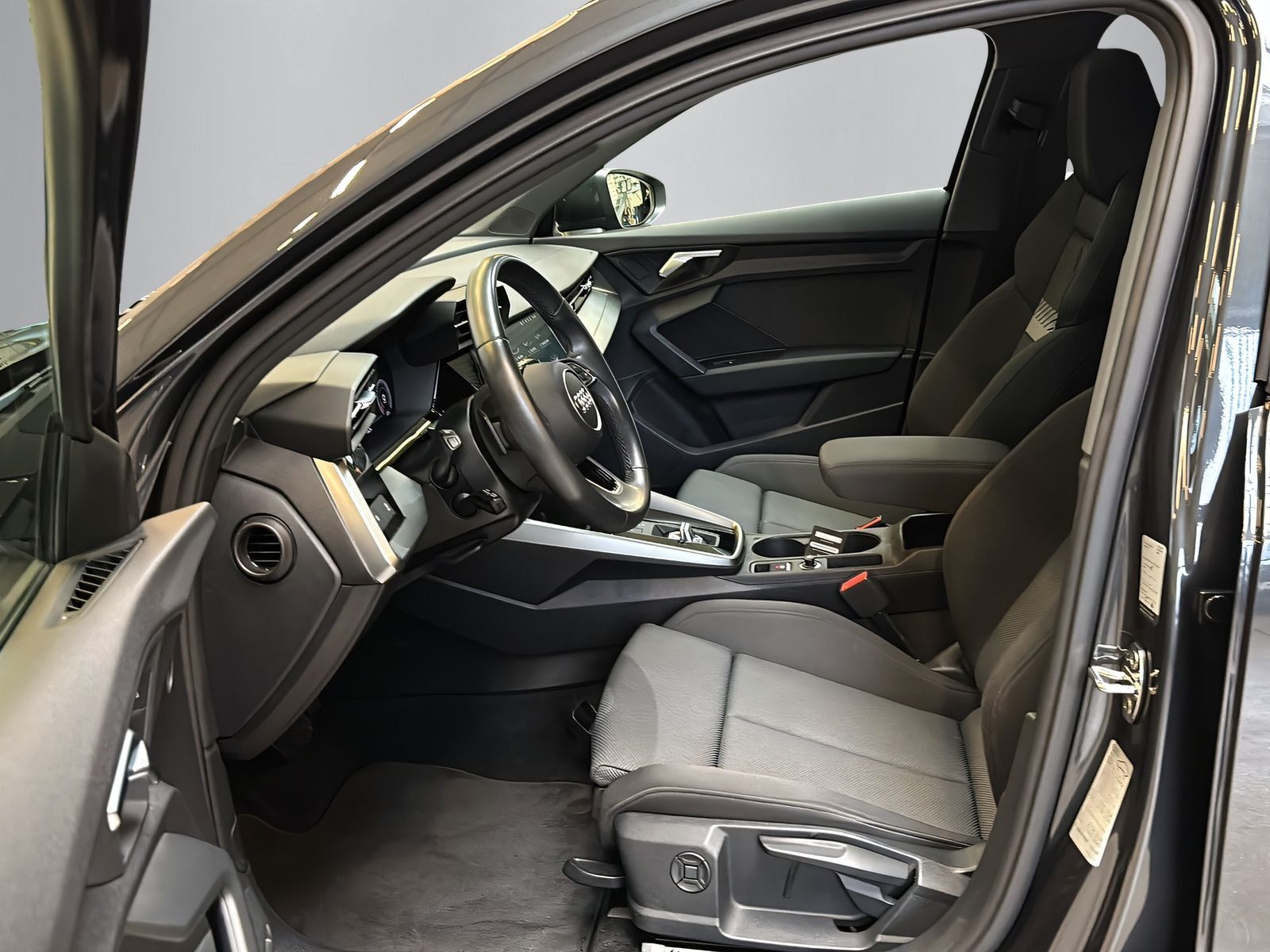 Audi A3 Sportback 35 TFSI advanced +AHK+KAMERA+PANO+