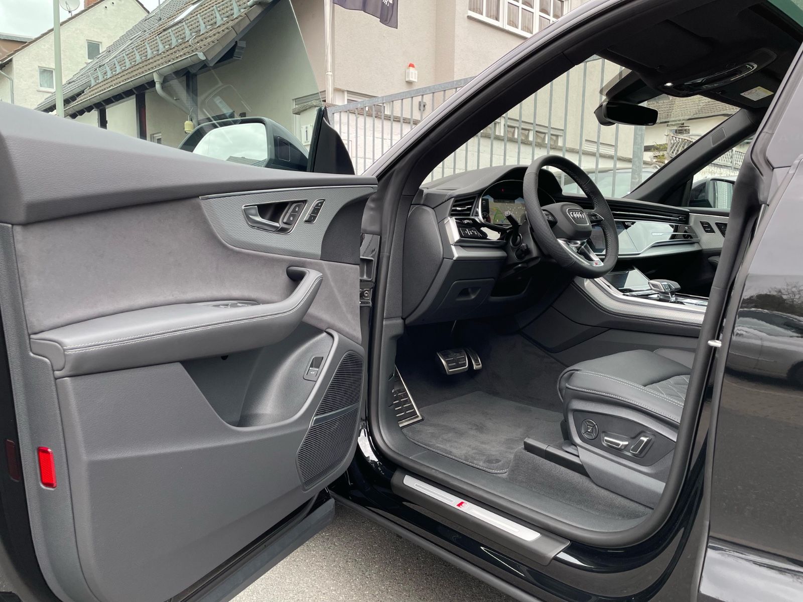 Audi Q8 50 TDI Facelift - Samsaru's Car Outlet