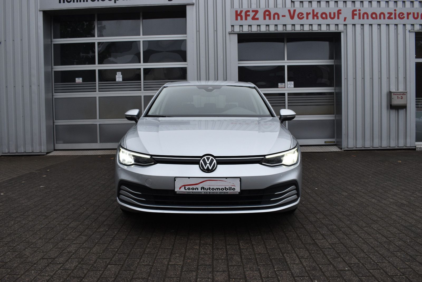 Volkswagen Golf VIII Life - Samsaru's Car Outlet