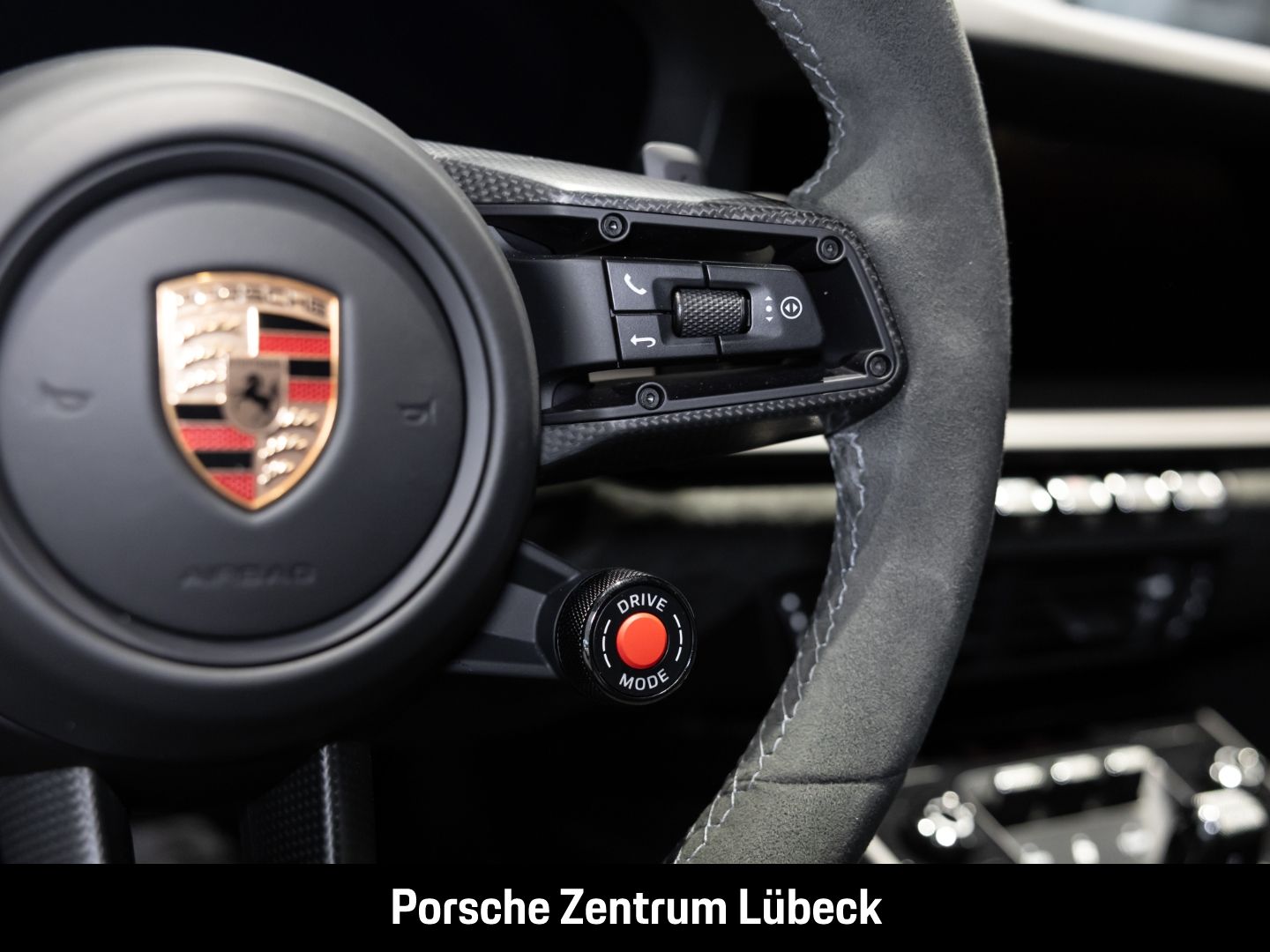 Porsche 992 911 Carrera 4 GTS BOSE Sportabgasanlage LED