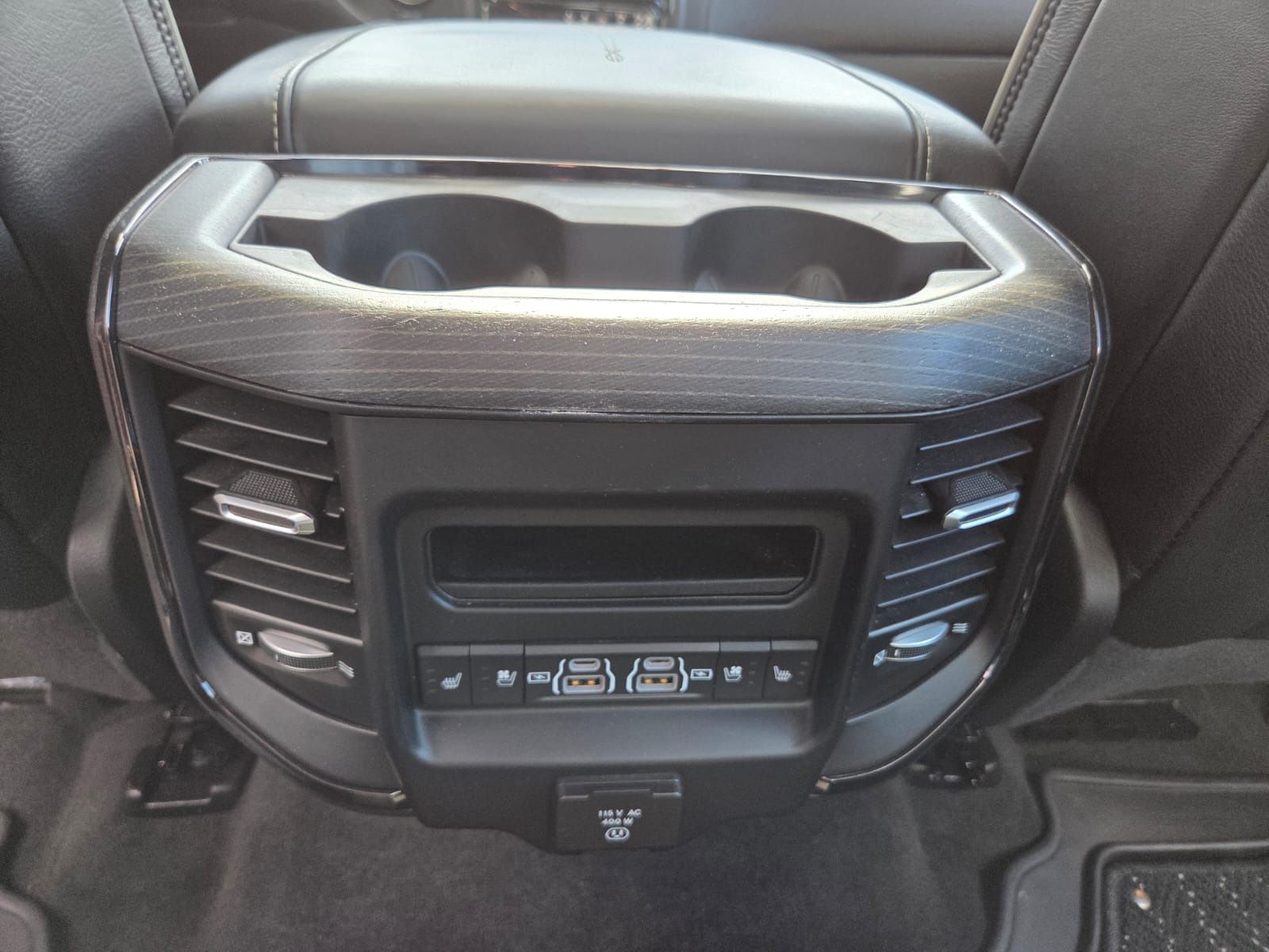 Dodge RAM 1500HEMI 5.7 4x4Limited Night Edition SSD