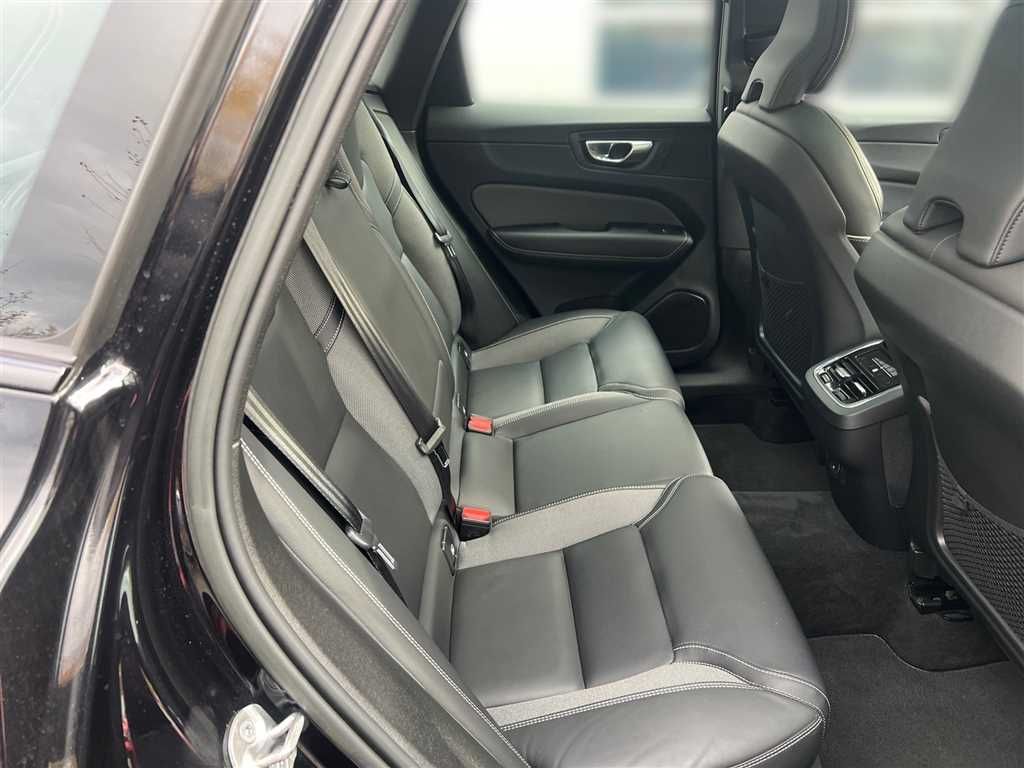 Volvo XC 60 R Design 2.0 B4 D AWD Automatik Xenium-Pak