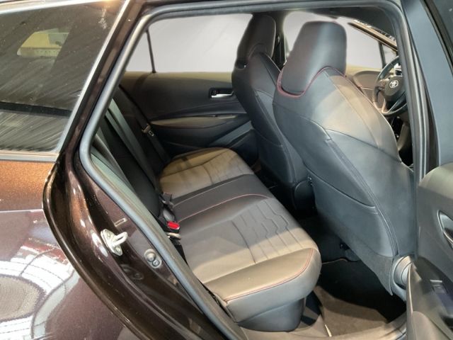 Toyota Corolla Touring Sports 2.0 Hybrid Lounge - Samsaru's Car Outlet