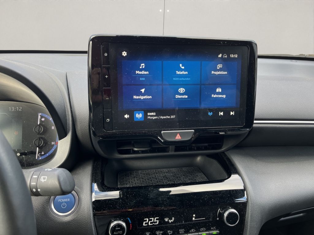 Toyota Yaris Cross Hybrid 1.5 VVT-i Team D 15 Jahre Gar