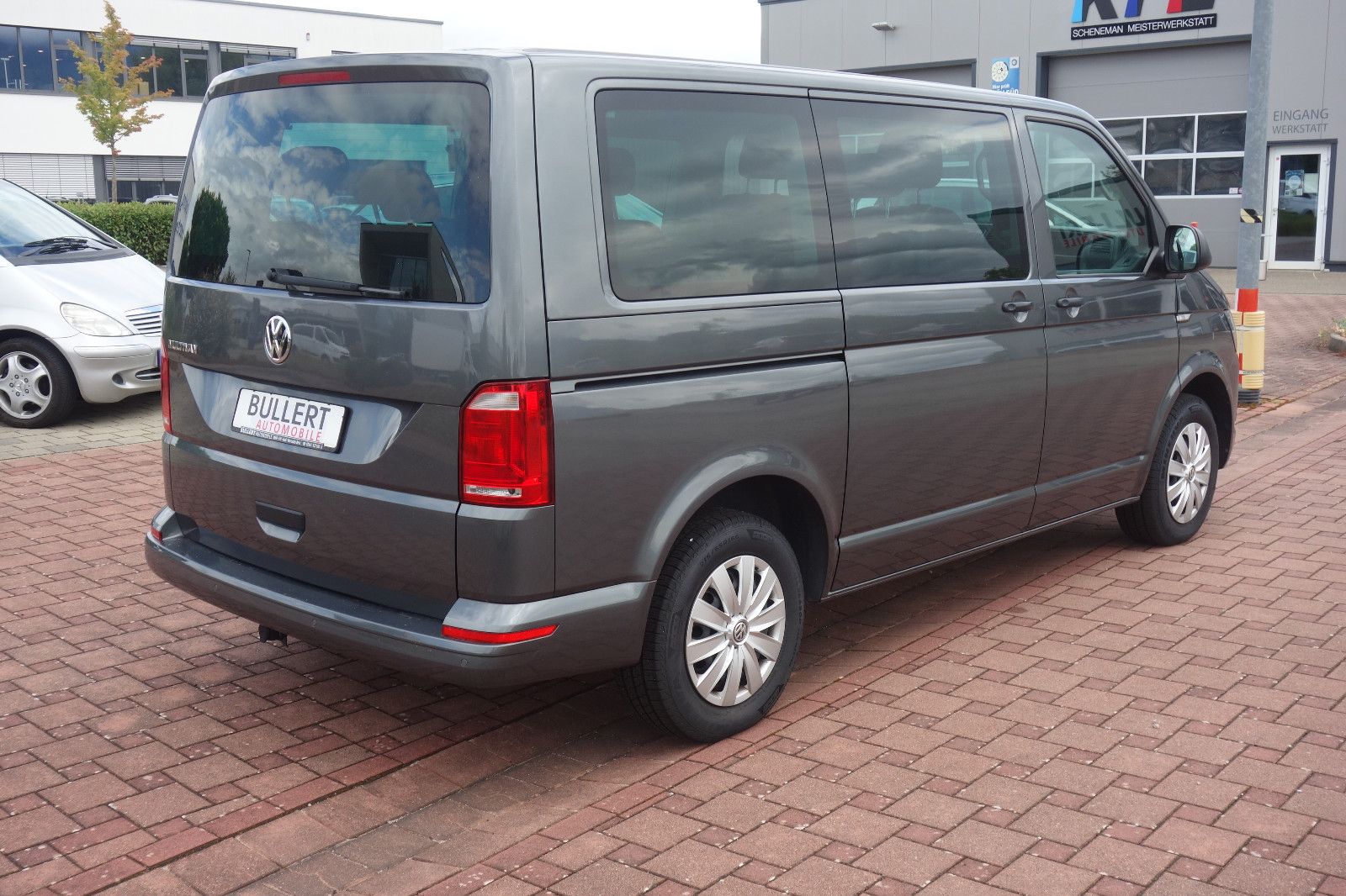 Volkswagen T6 Multivan - Samsaru's Car Outlet
