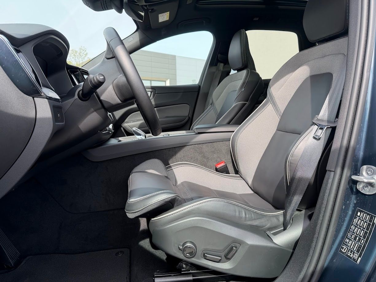 Volvo XC60 B5 Ultra Dark AWD