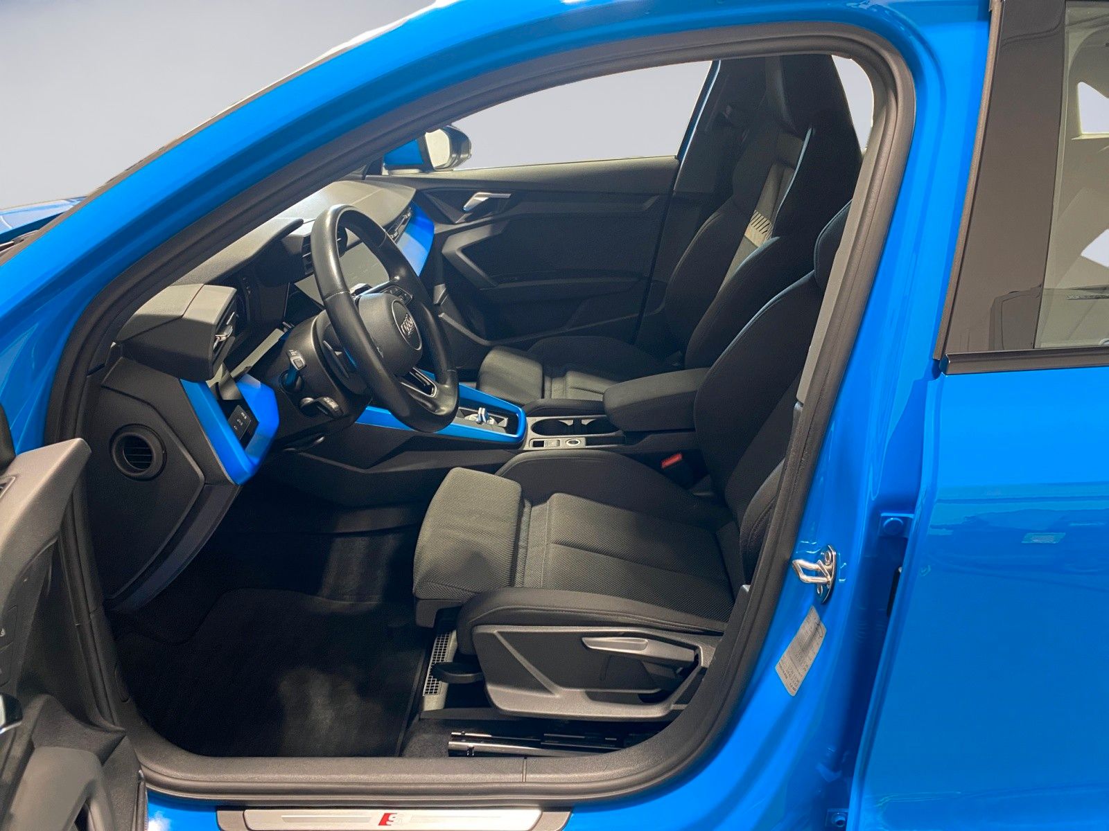 Audi A3 Limousine 35 TFSI S line S-Tron LED AHK Kamer