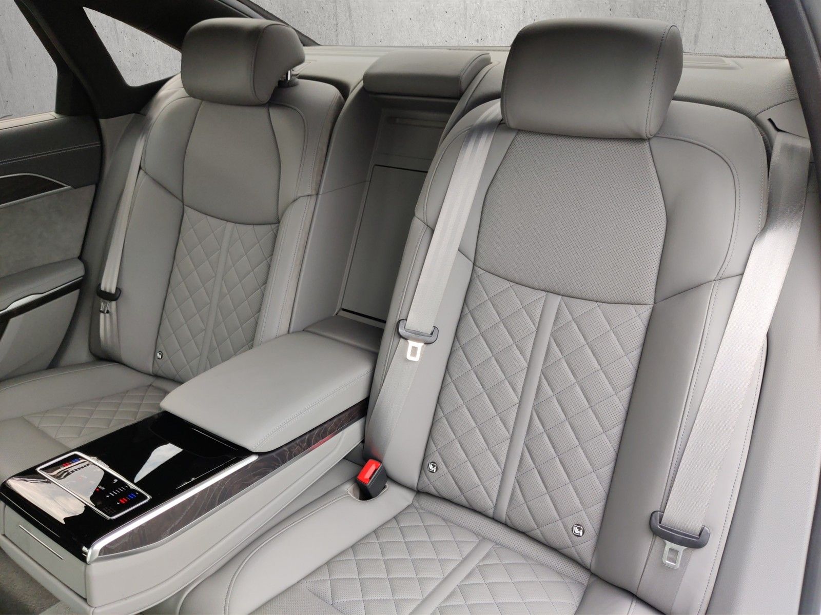 Audi A8 50 TDI L quattro - Samsaru's Car Outlet