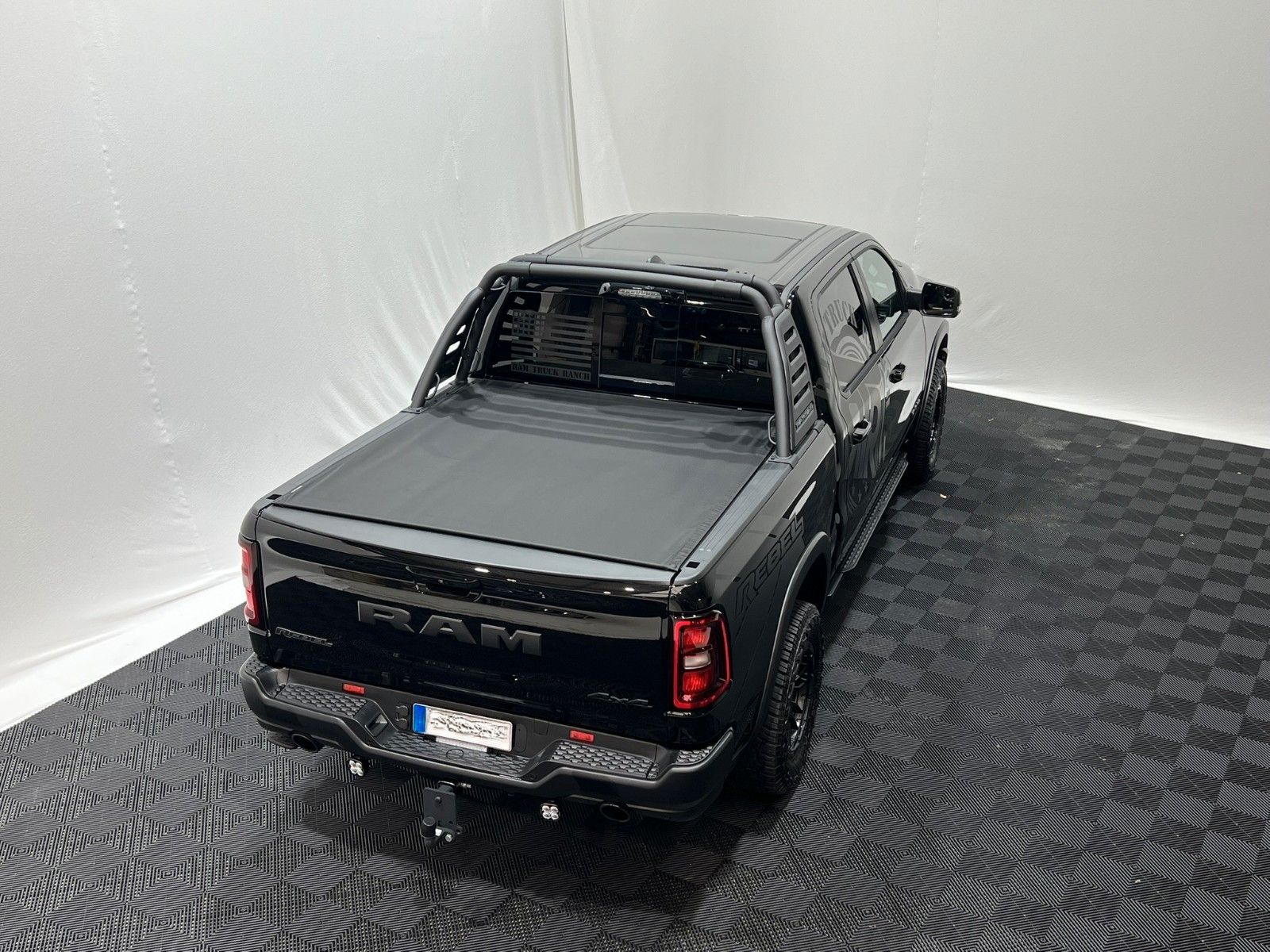 Dodge RAM 1500 Rebel Night Premium 3.0L MY25 RTR Umbau