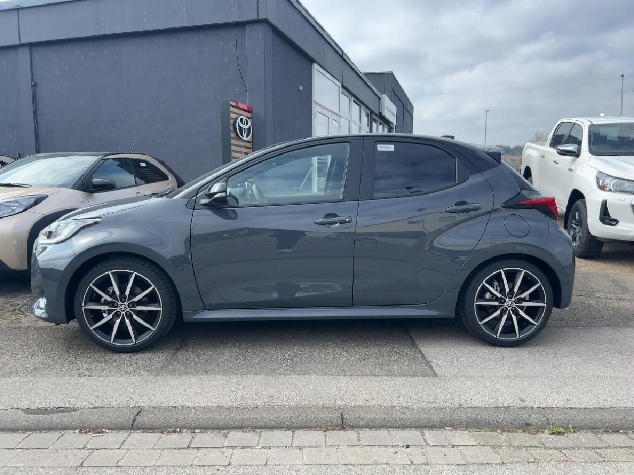 Toyota Yaris 1,5 Hybrid GR Sport *HUD *JBL*RCAM *PDC*