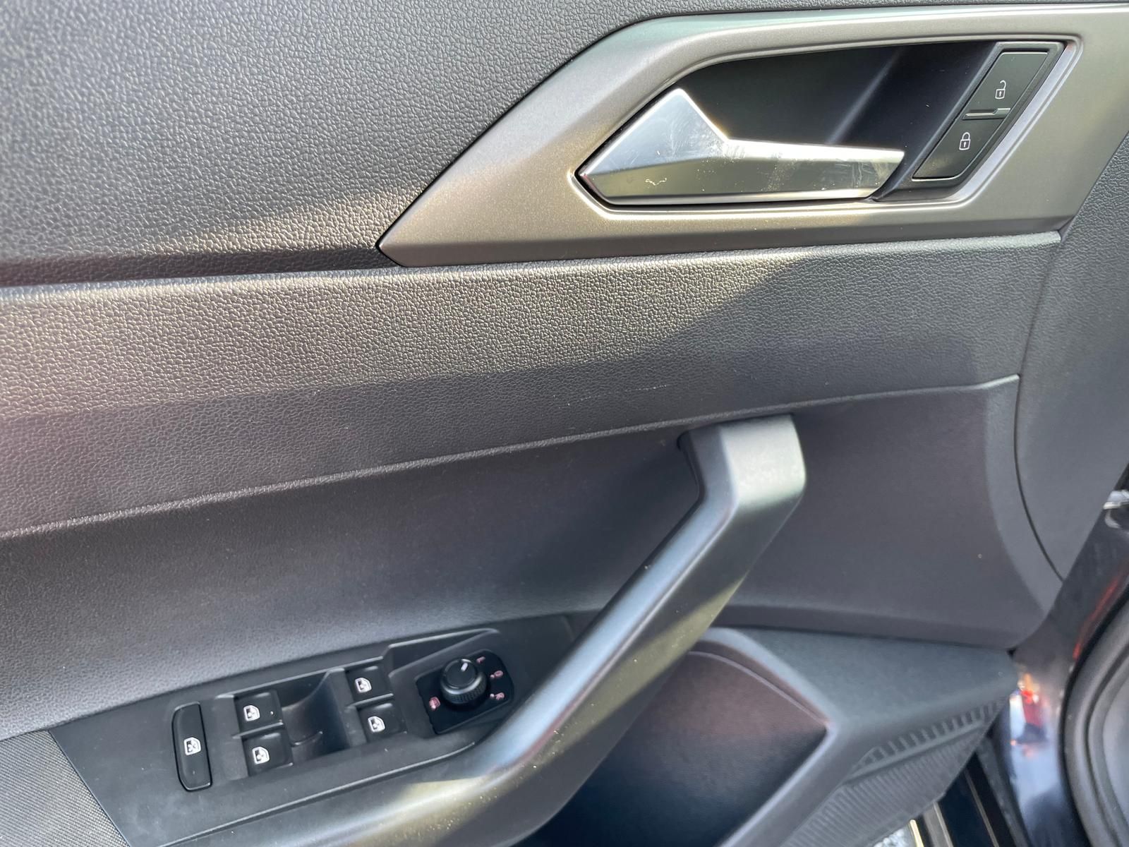 Volkswagen Polo VI 1.0 TSI Comfortline - Samsaru's Car Outlet