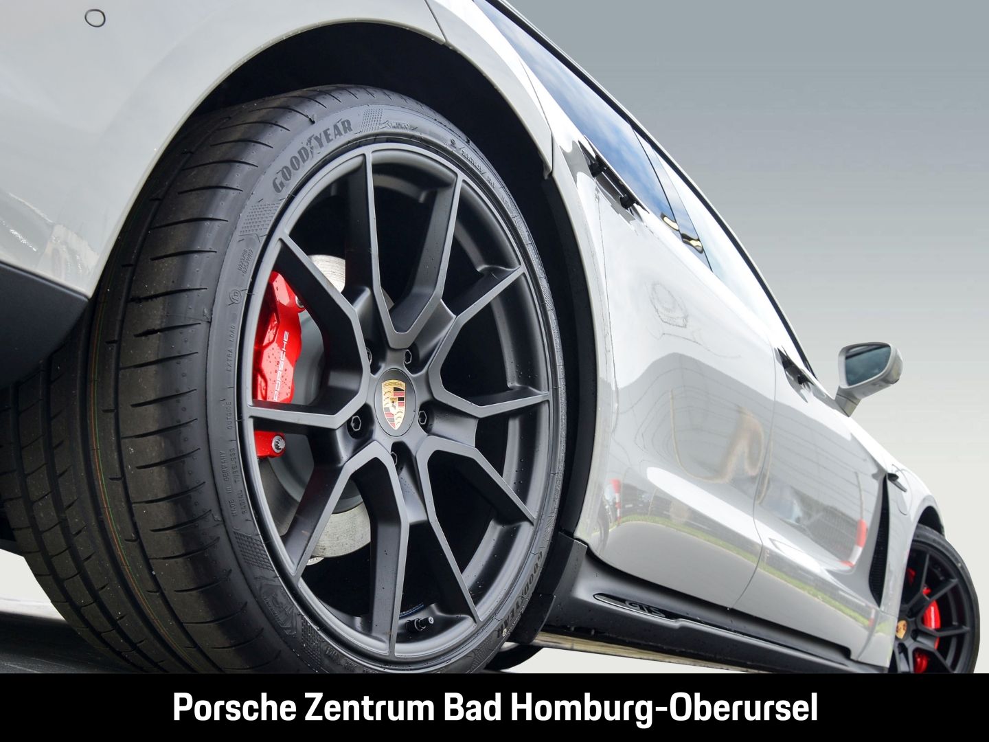 Porsche Taycan GTS Sport Turismo HA-Lenkung Active-Ride
