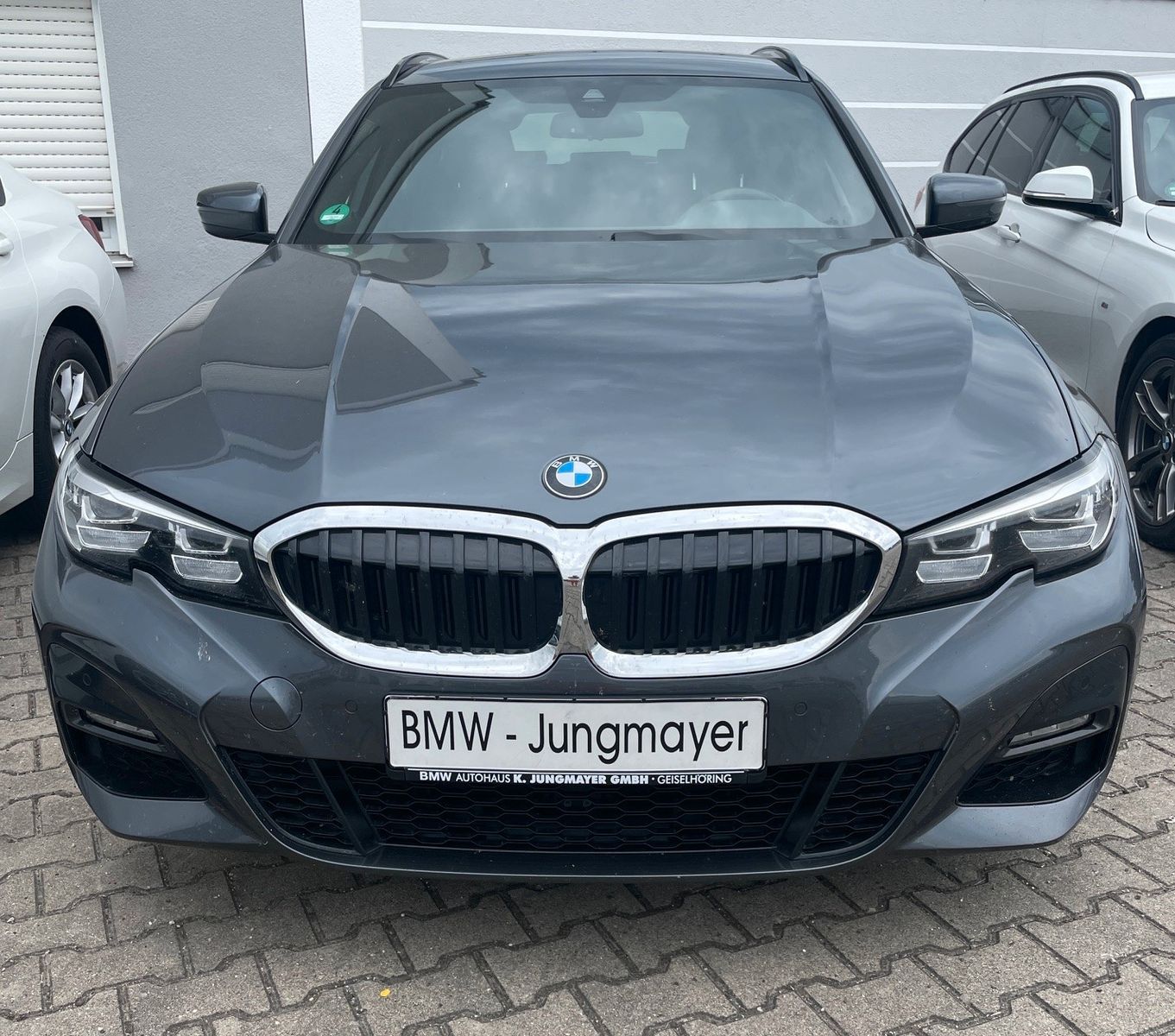 BMW 330 d xDrive M Sport - Samsaru's Car Outlet