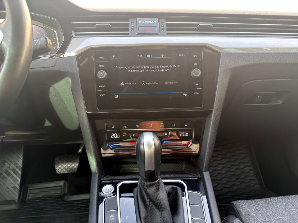 Volkswagen  Passat