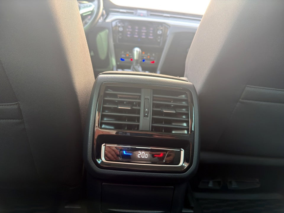 Volkswagen  Passat
